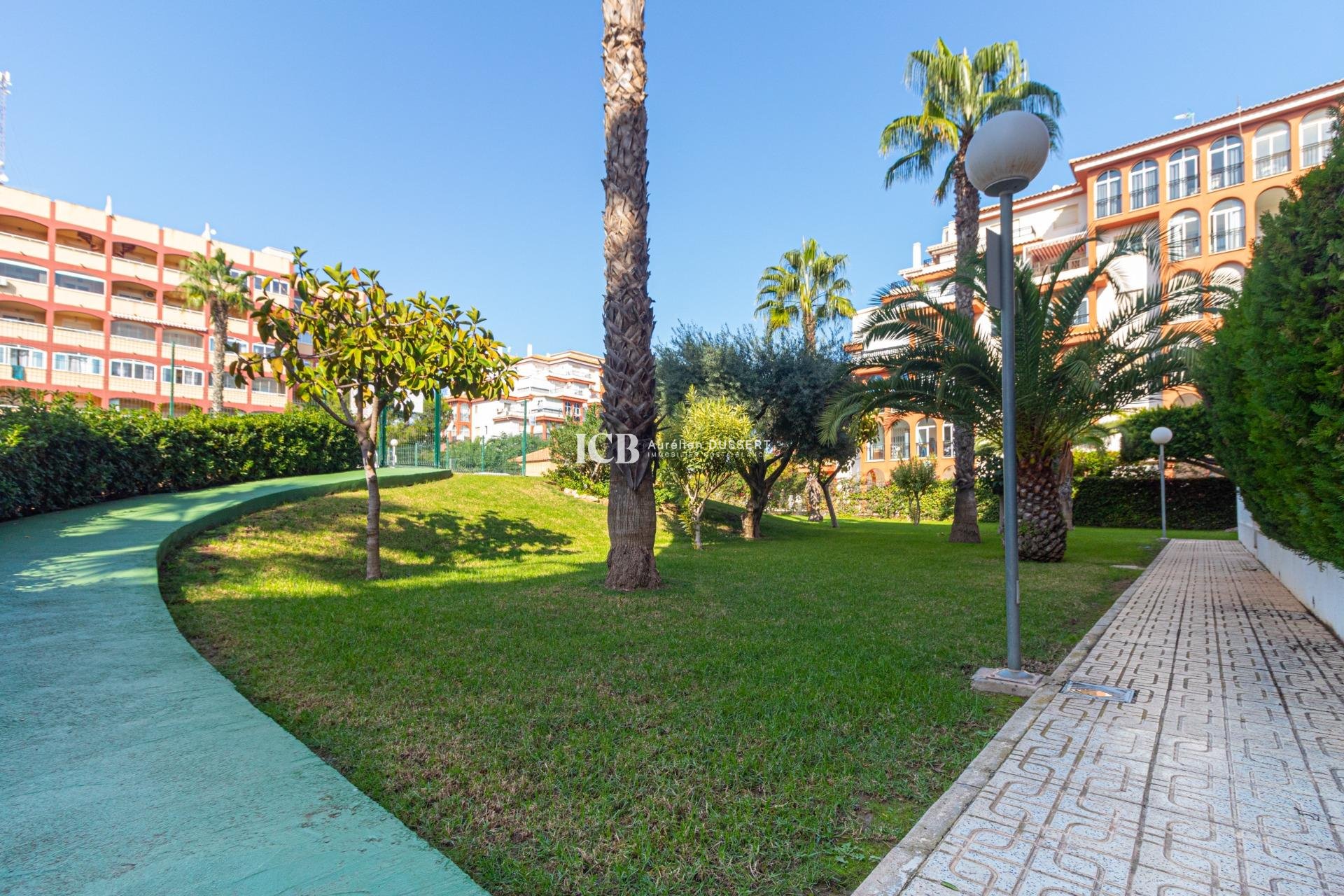 Resale - Apartment / flat -
Torrevieja - Torreblanca