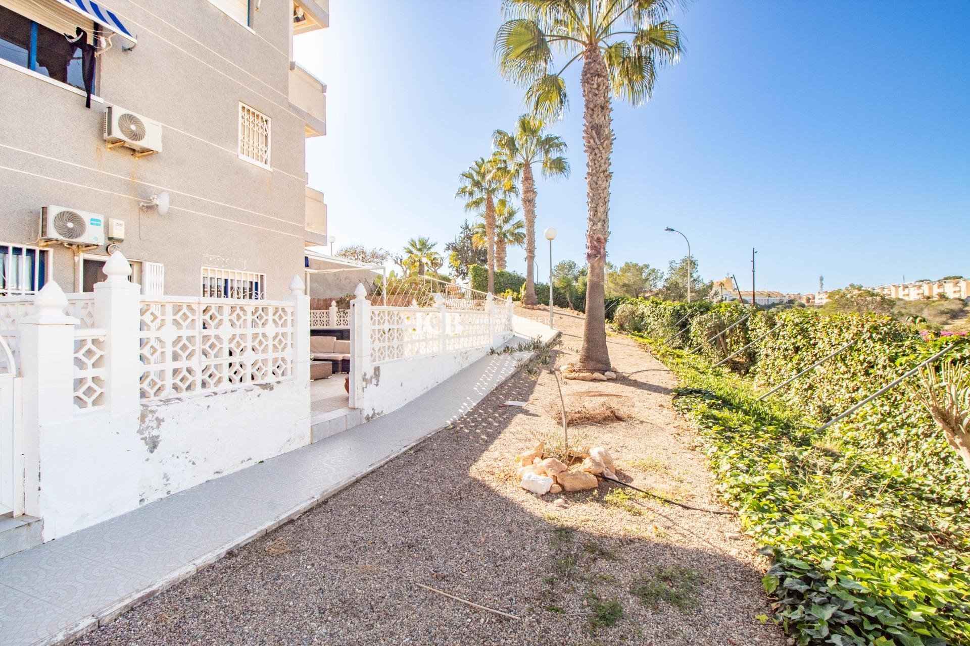 Resale - Apartment / flat -
Torrevieja - Torreblanca