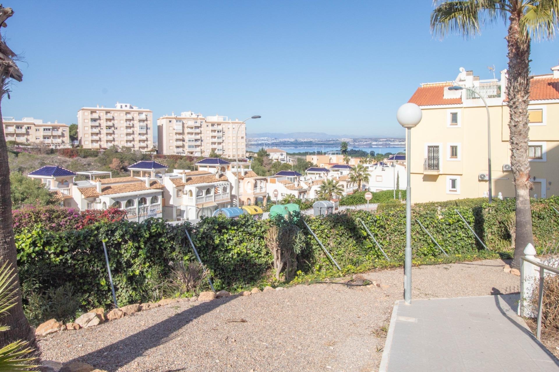 Resale - Apartment / flat -
Torrevieja - Torreblanca