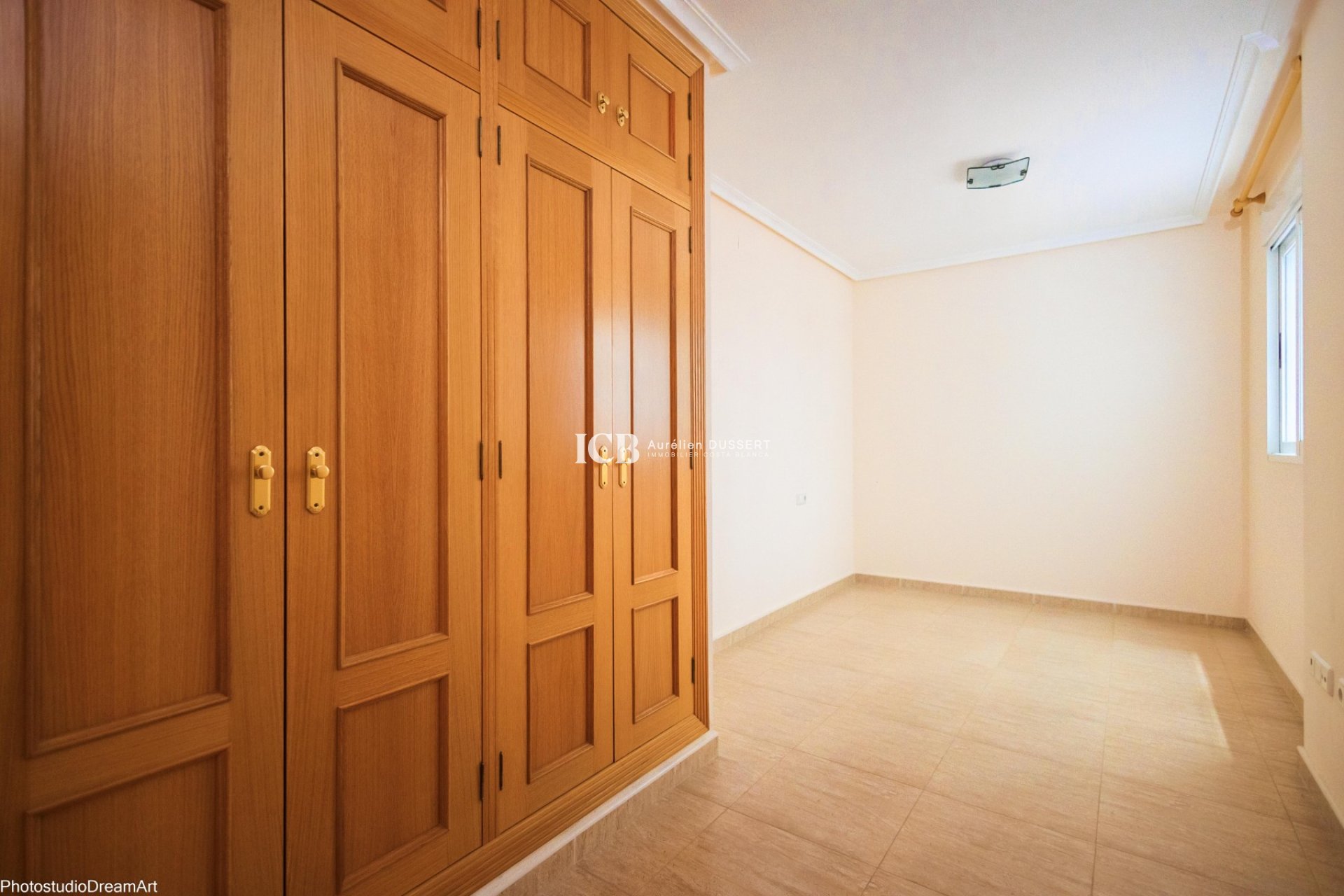 Resale - Apartment / flat -
Torrevieja - Torrevieja Centro