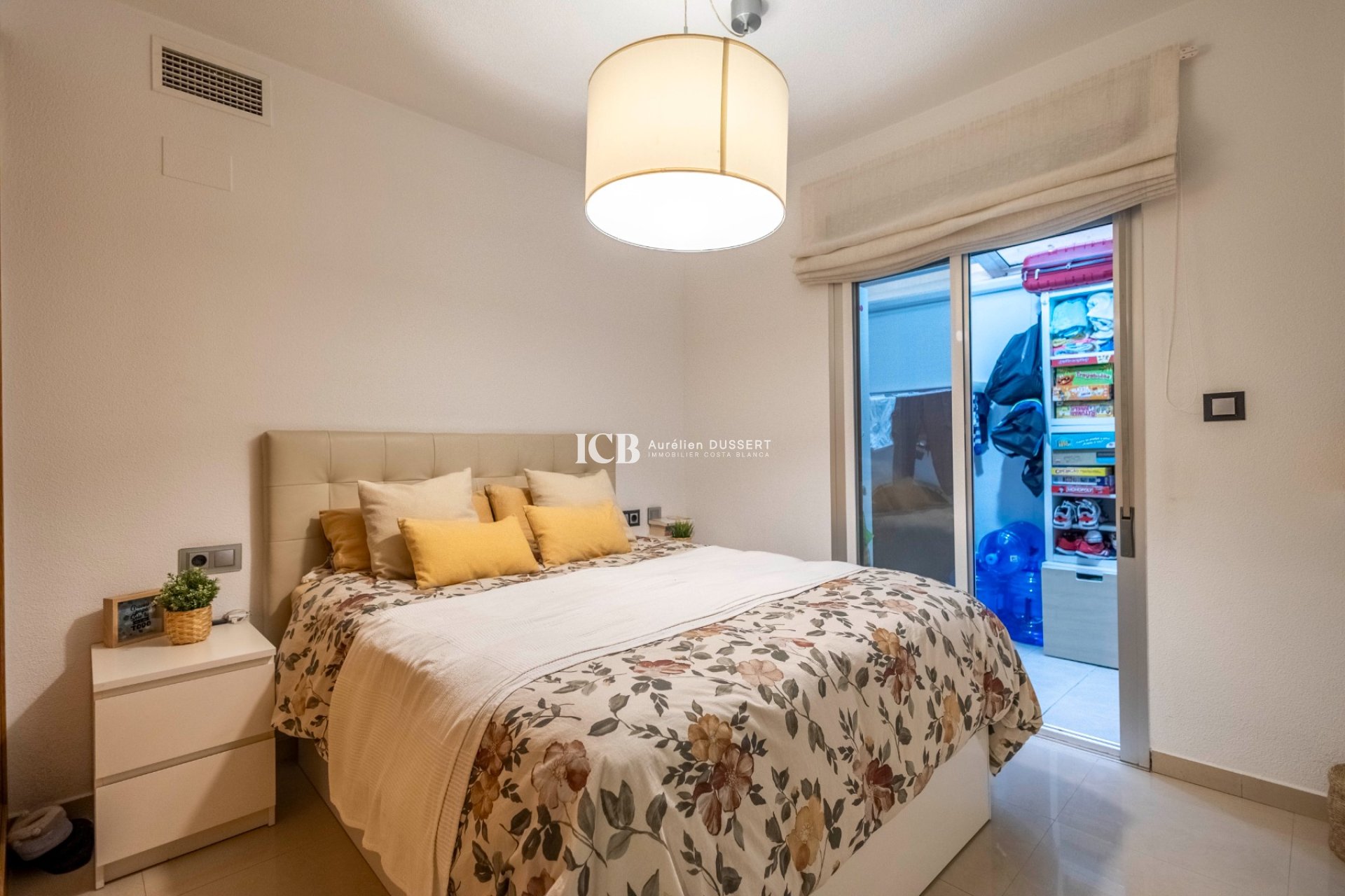 Resale - Apartment / flat -
Torrevieja - Torrevieja Centro