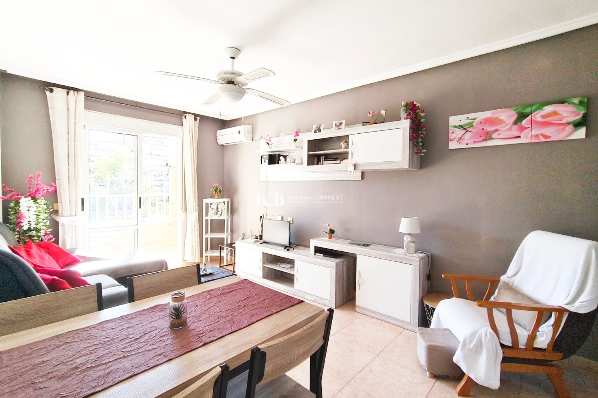 Resale - Apartment / flat -
Torrevieja - Torrevieja Centro