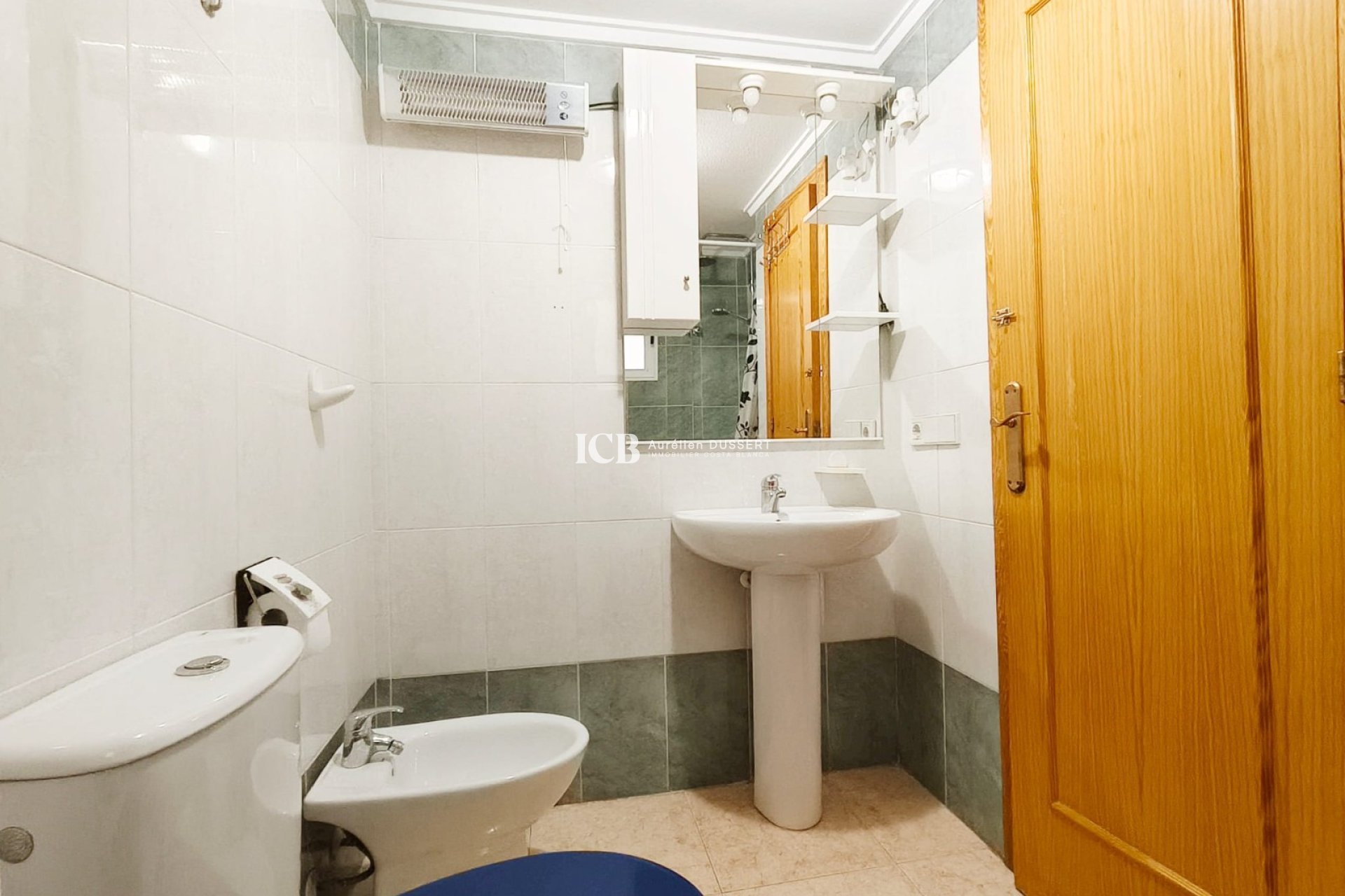 Resale - Apartment / flat -
Torrevieja - Torrevieja Centro