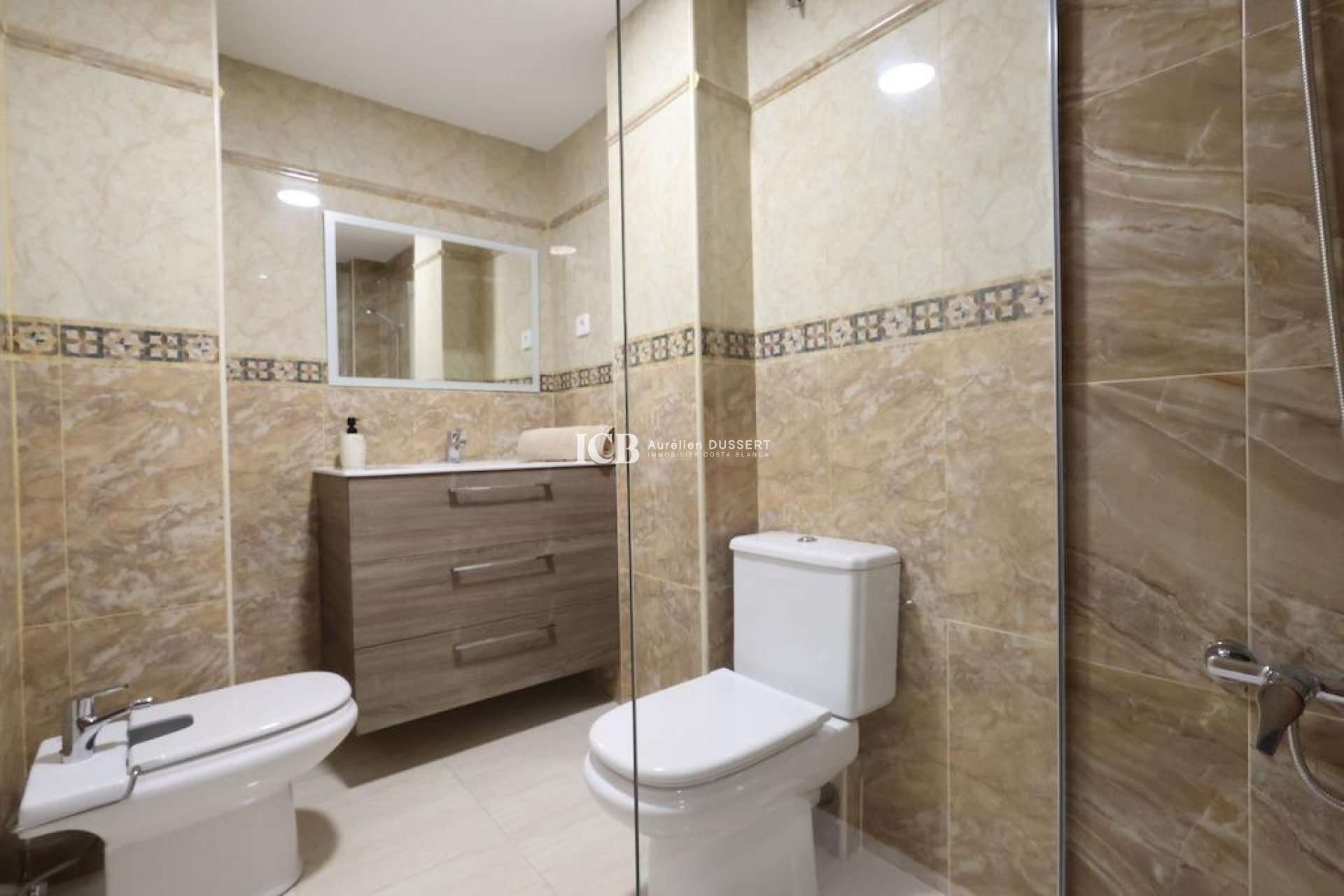 Resale - Apartment / flat -
Torrevieja