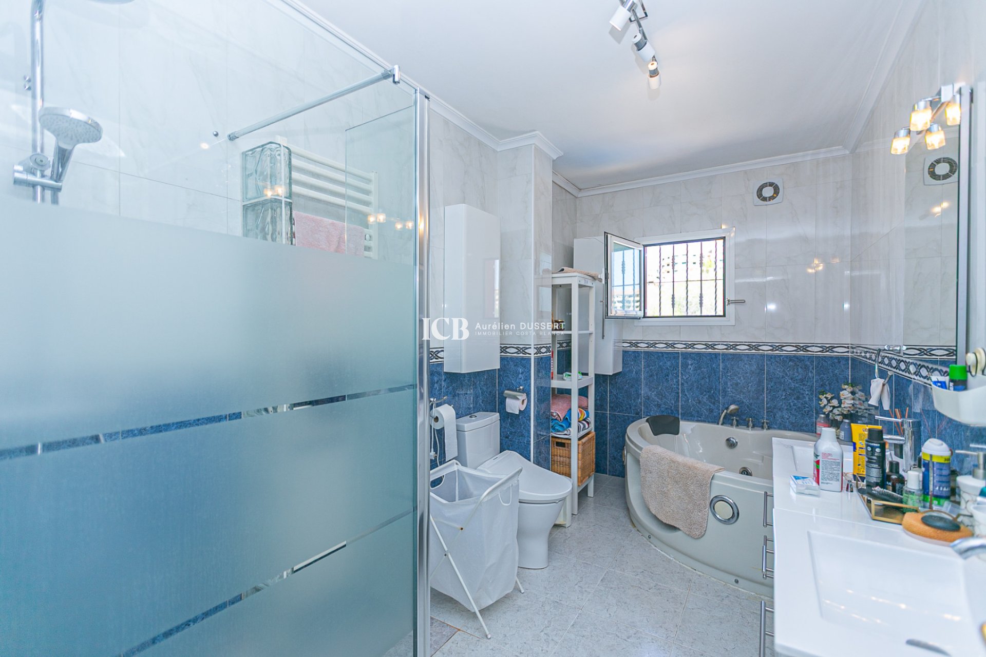 Resale - Detached house -
Orihuela Costa - Campoamor Golf