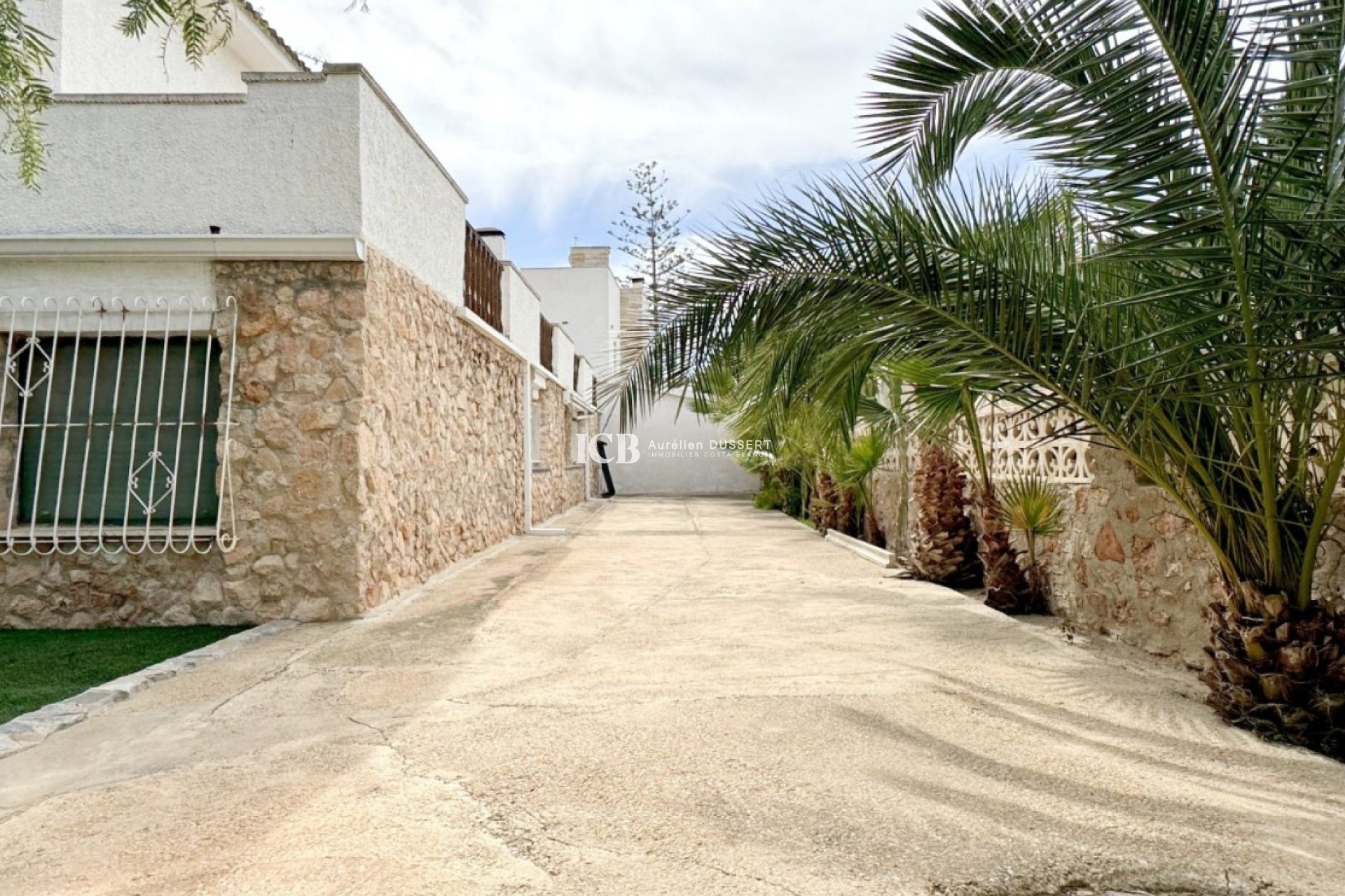 Resale - Detached house -
Orihuela Costa - La Zenia