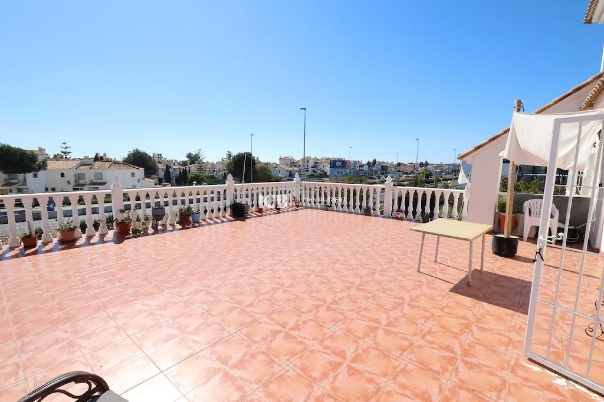 Resale - Detached house -
Orihuela Costa - La Zenia