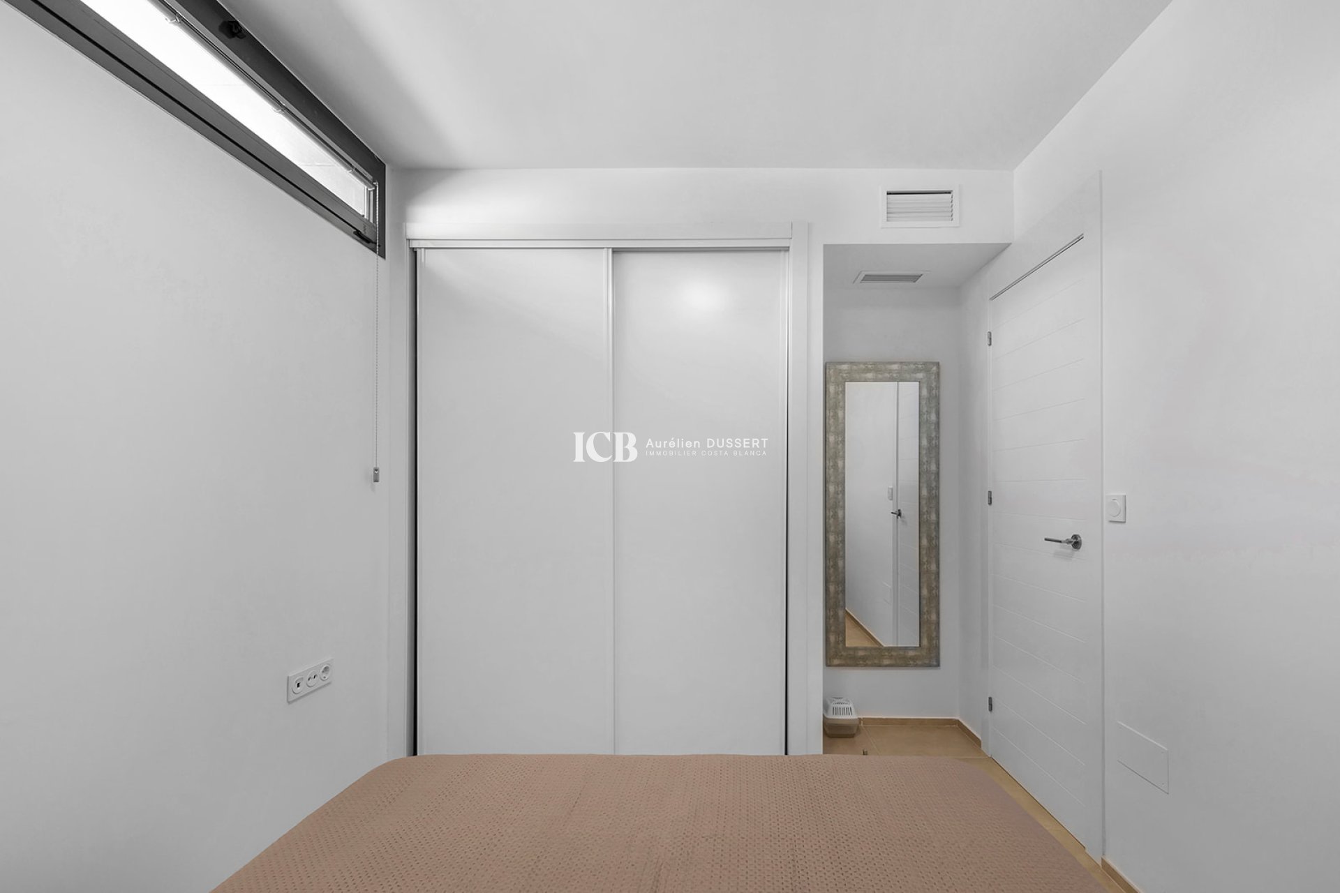 Resale - Detached house -
Orihuela Costa - La Zenia