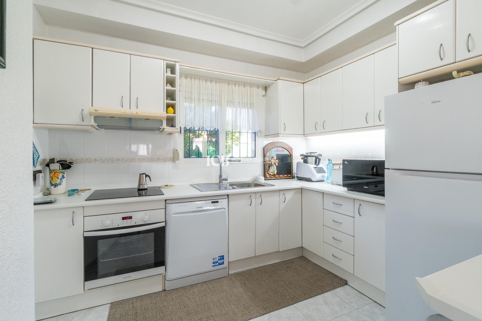 Resale - Detached house -
Orihuela Costa - La Zenia