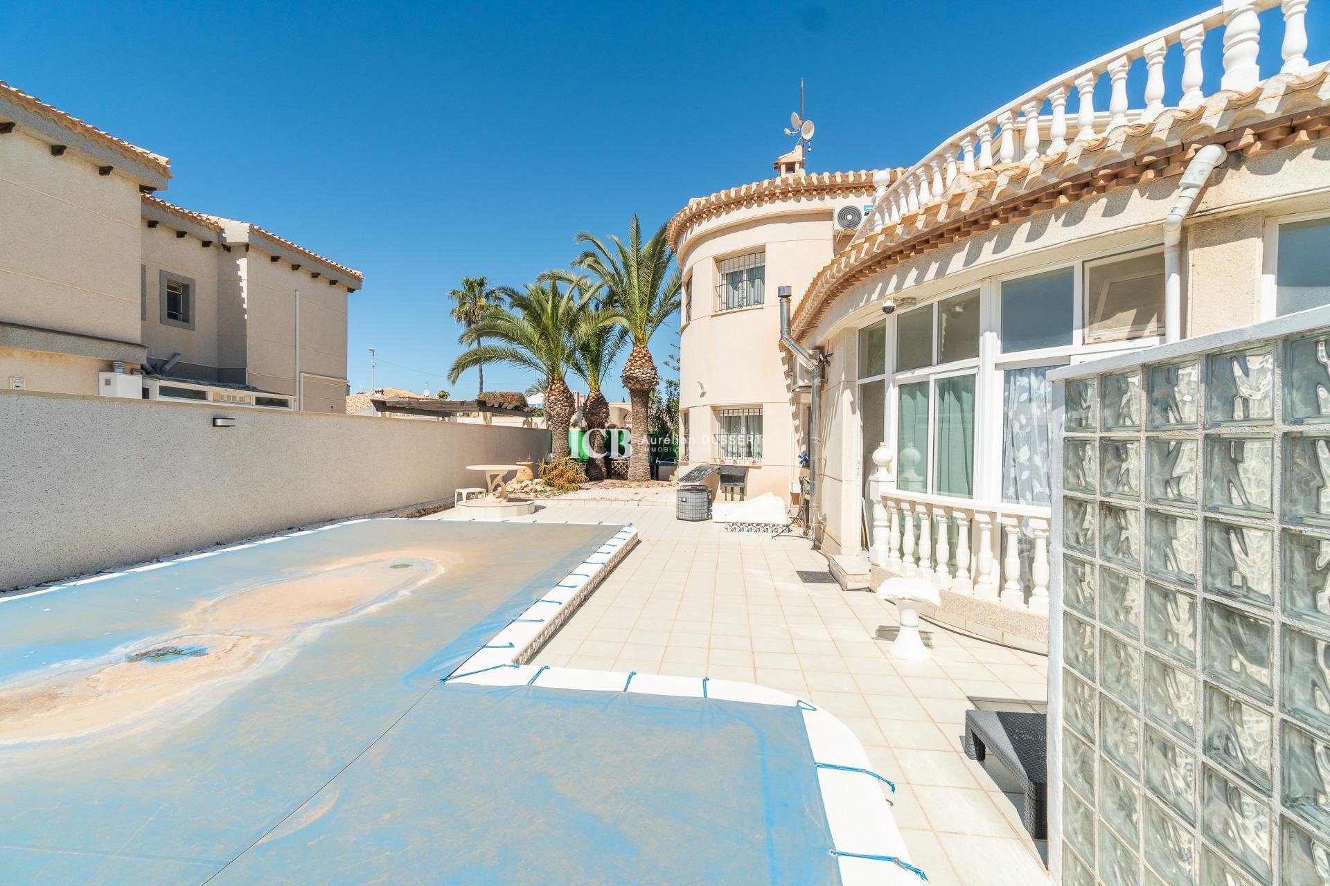 Resale - Detached house -
Orihuela Costa - La Zenia