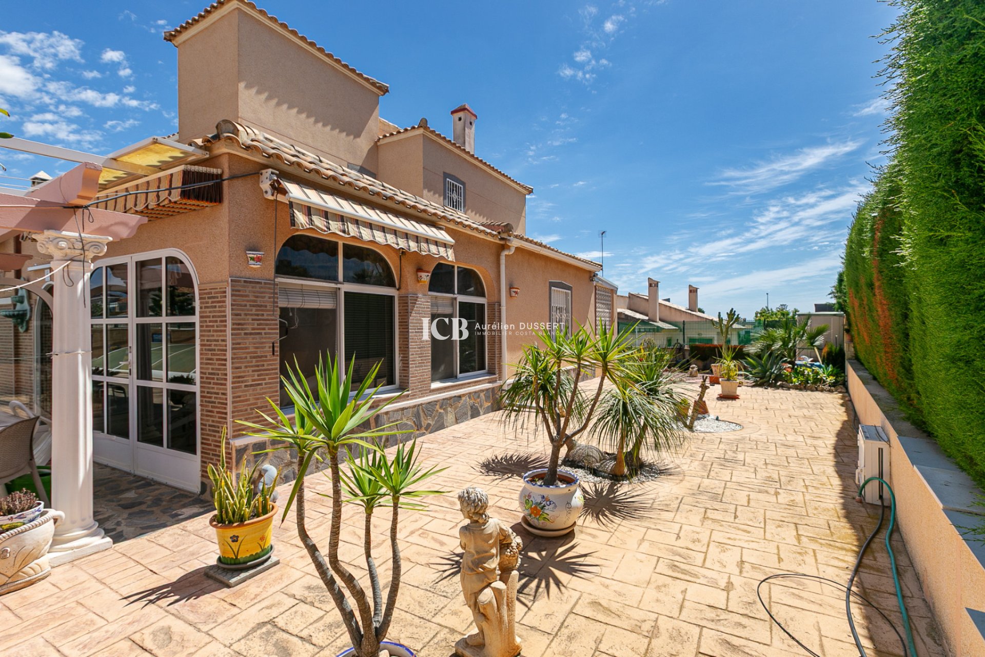 Resale - Detached house -
Orihuela Costa - La Zenia