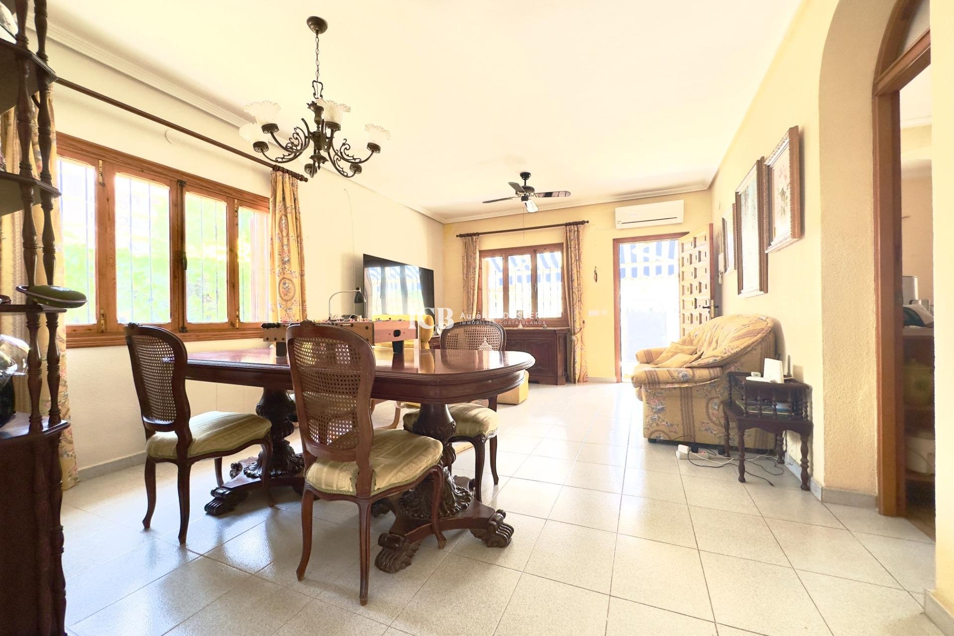 Resale - Detached house -
Orihuela Costa - La Zenia
