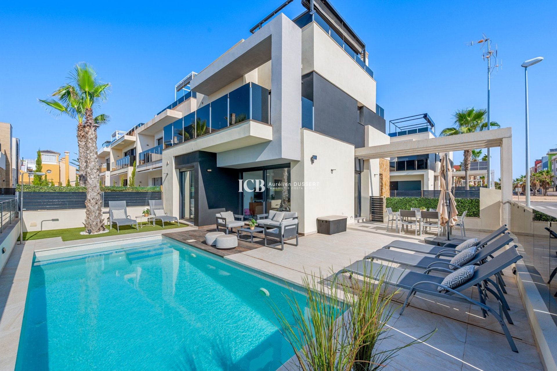 Resale - Detached house -
Orihuela Costa - Lomas de Cabo Roig