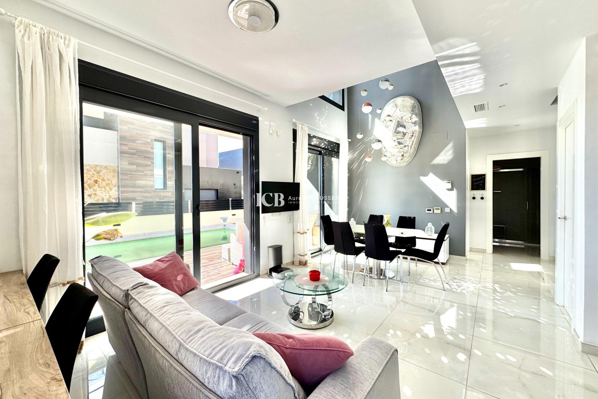 Resale - Detached house -
Orihuela Costa - Lomas de Cabo Roig