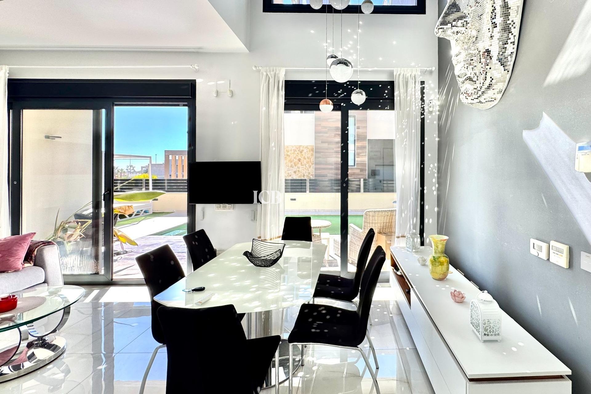 Resale - Detached house -
Orihuela Costa - Lomas de Cabo Roig