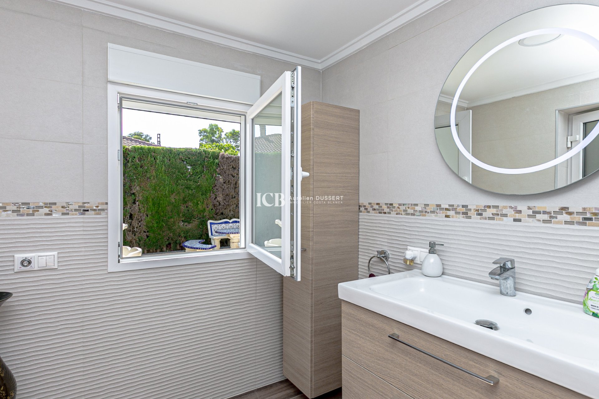 Resale - Detached house -
Orihuela Costa - Lomas de Cabo Roig