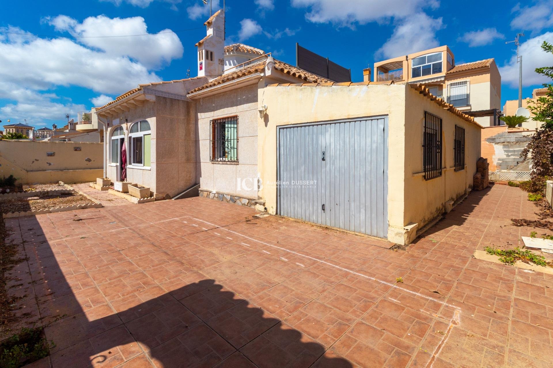 Resale - Detached house -
Orihuela Costa - Los Almendros-La Florida