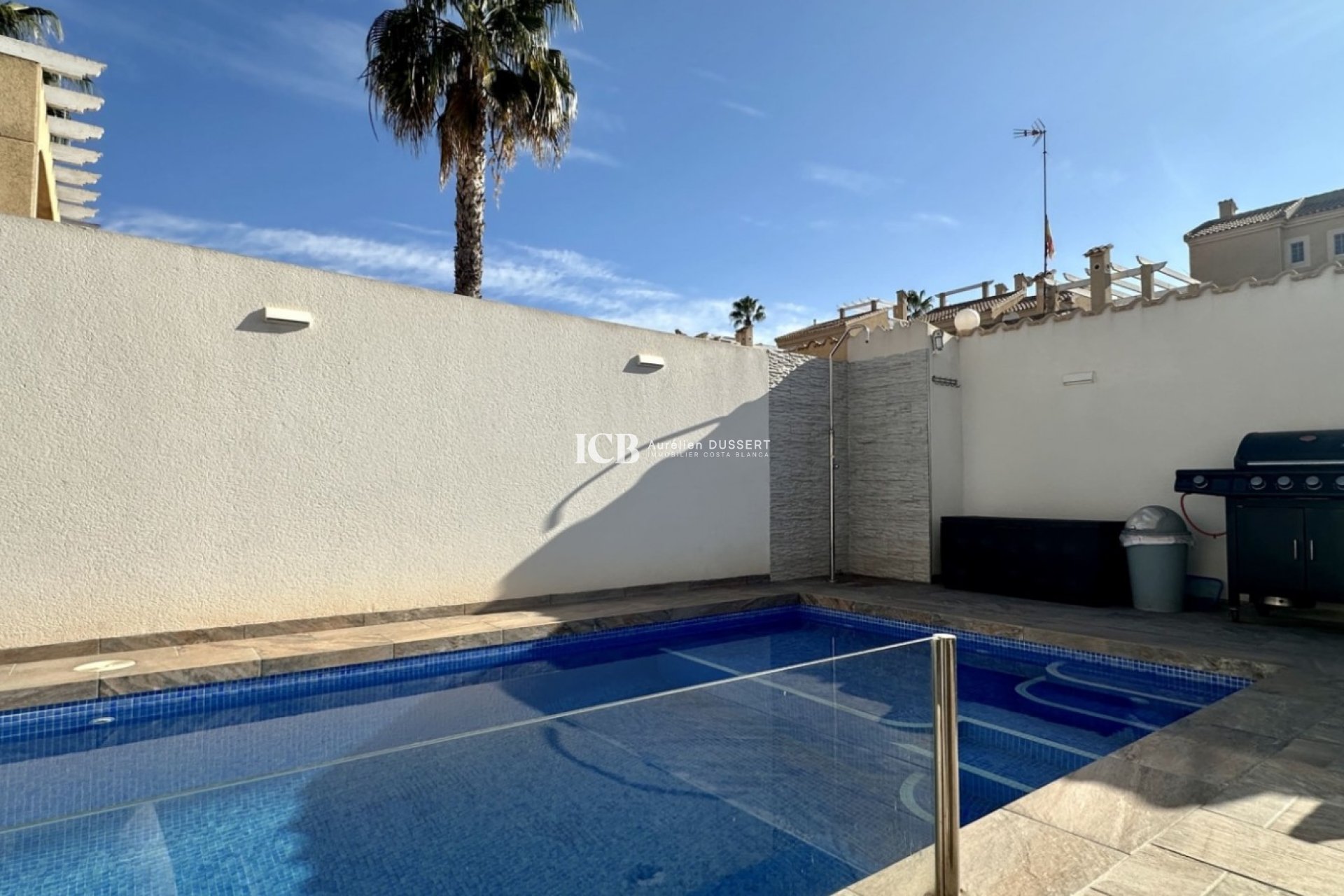 Resale - Detached house -
Orihuela Costa - Los Dolses