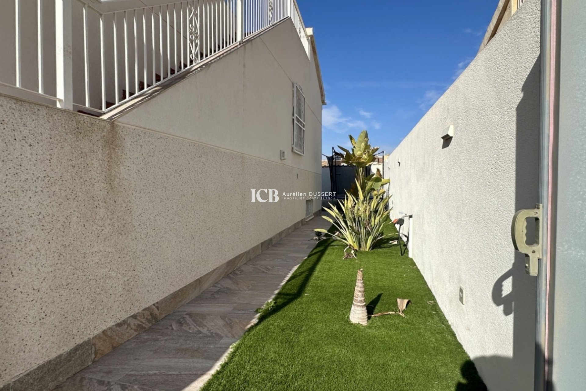 Resale - Detached house -
Orihuela Costa - Los Dolses