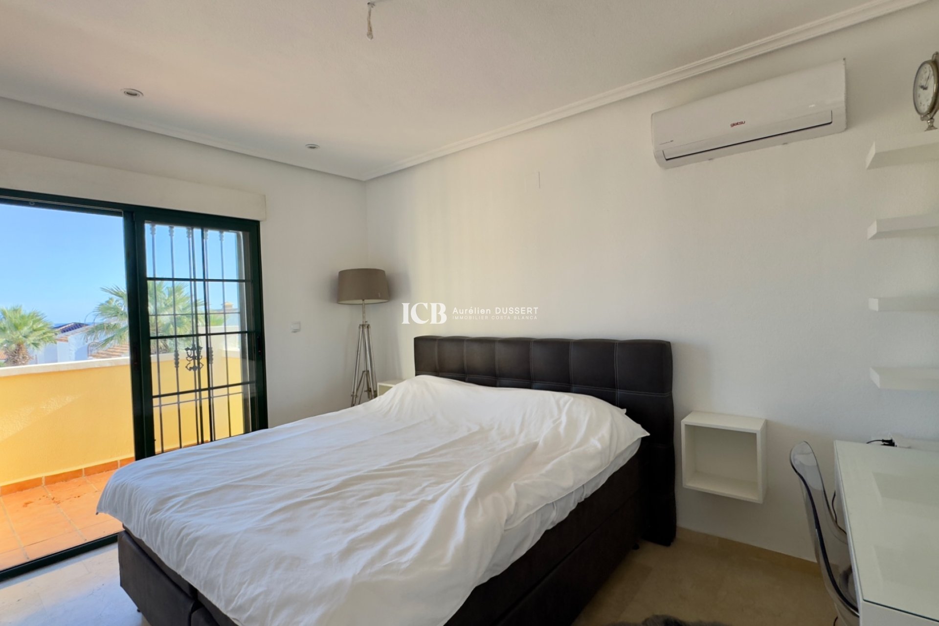 Resale - Detached house -
Orihuela Costa - Los Dolses