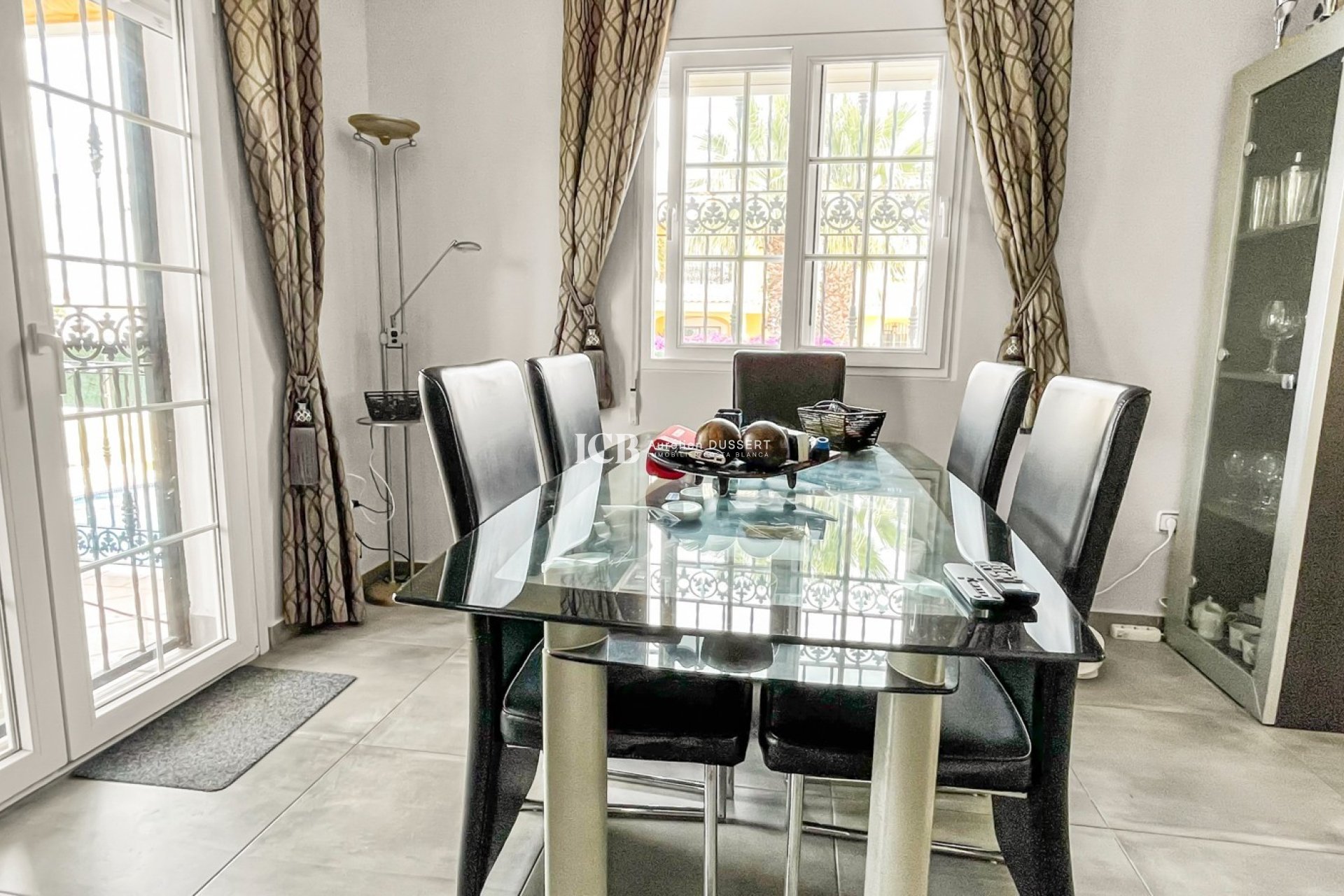 Resale - Detached house -
Orihuela Costa - Los Dolses