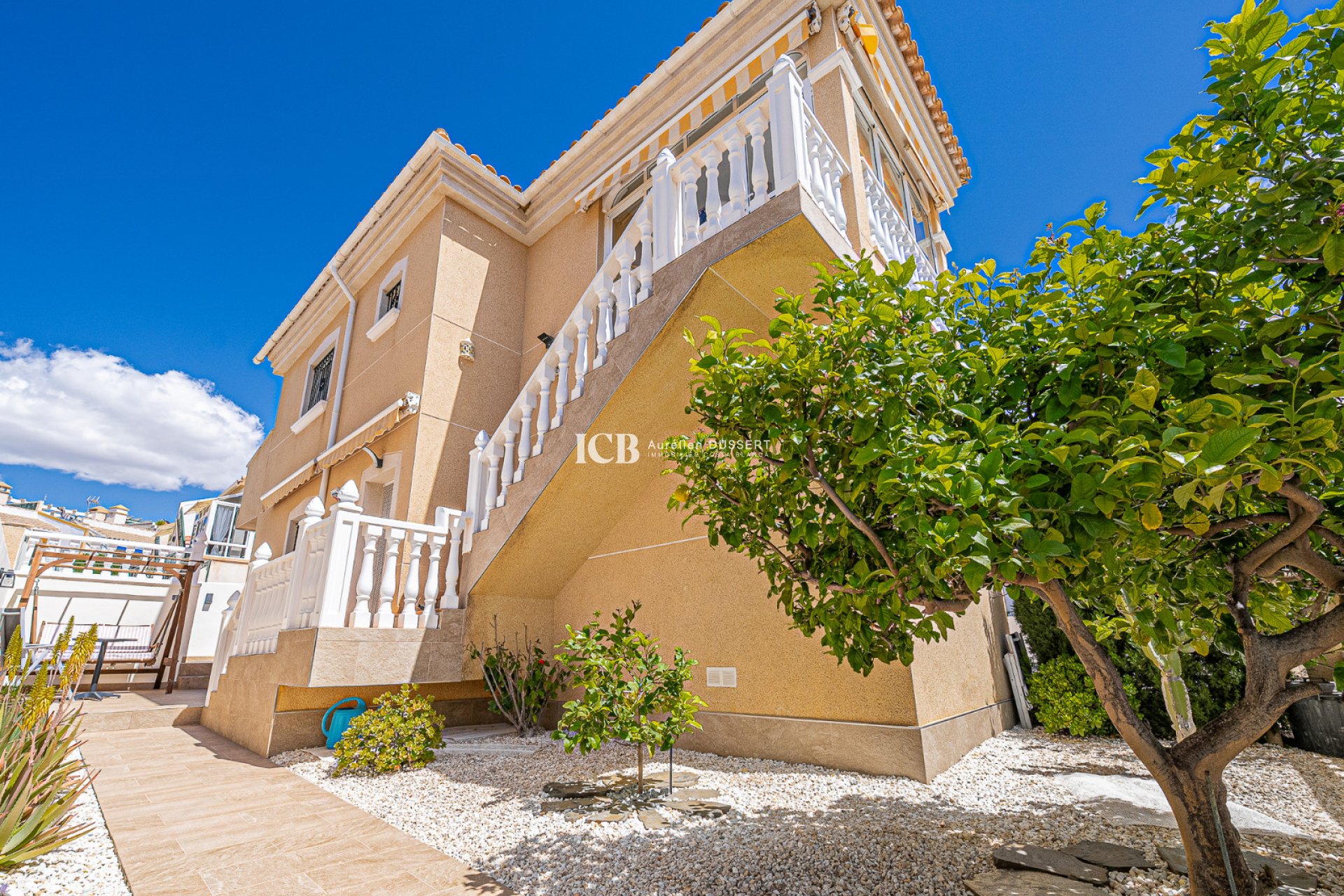 Resale - Detached house -
Orihuela Costa - Montegolf