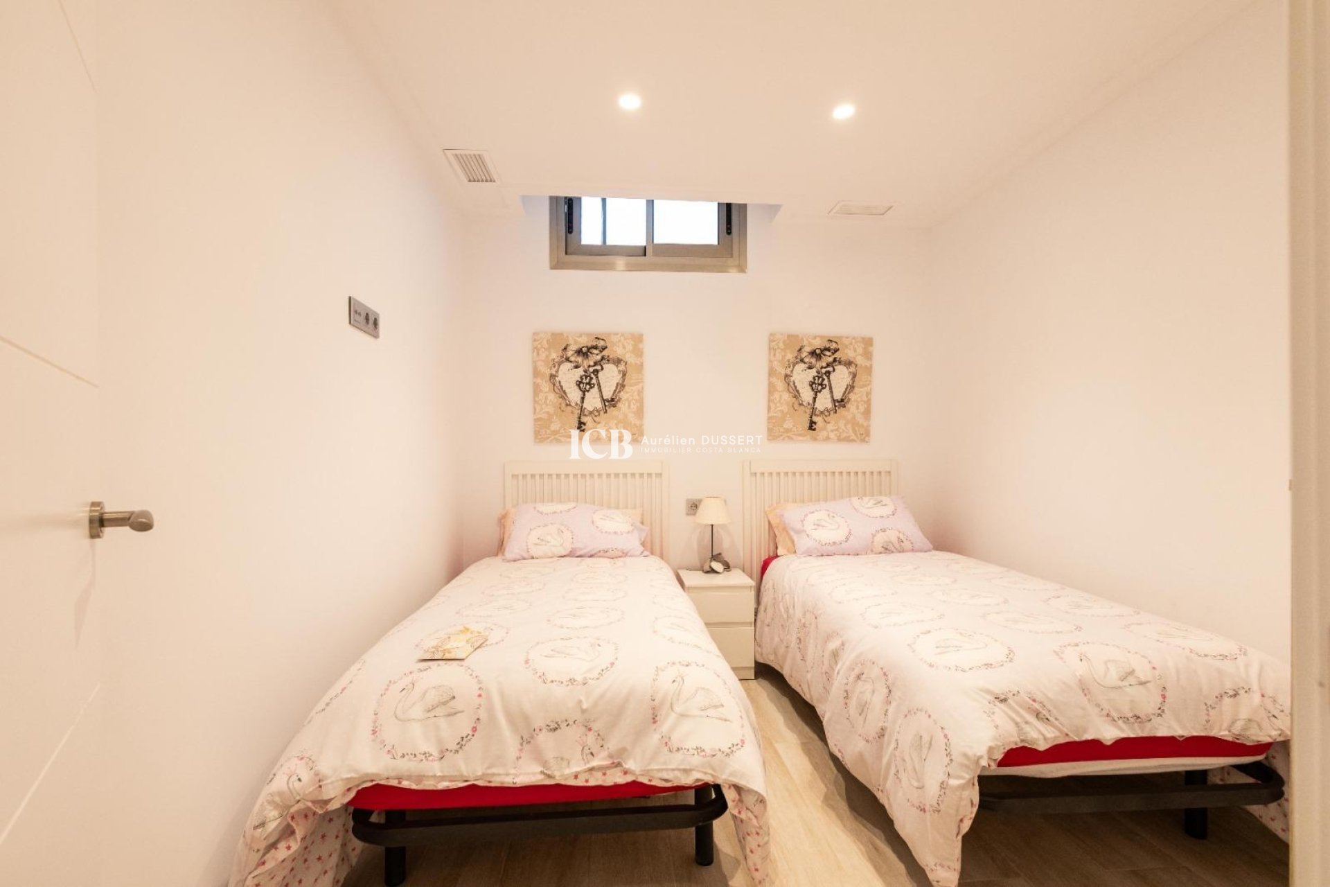 Resale - Detached house -
Orihuela Costa - PAU 26