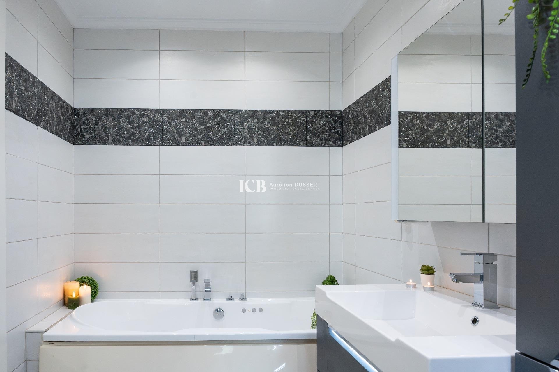 Resale - Detached house -
Orihuela Costa - Playa Flamenca