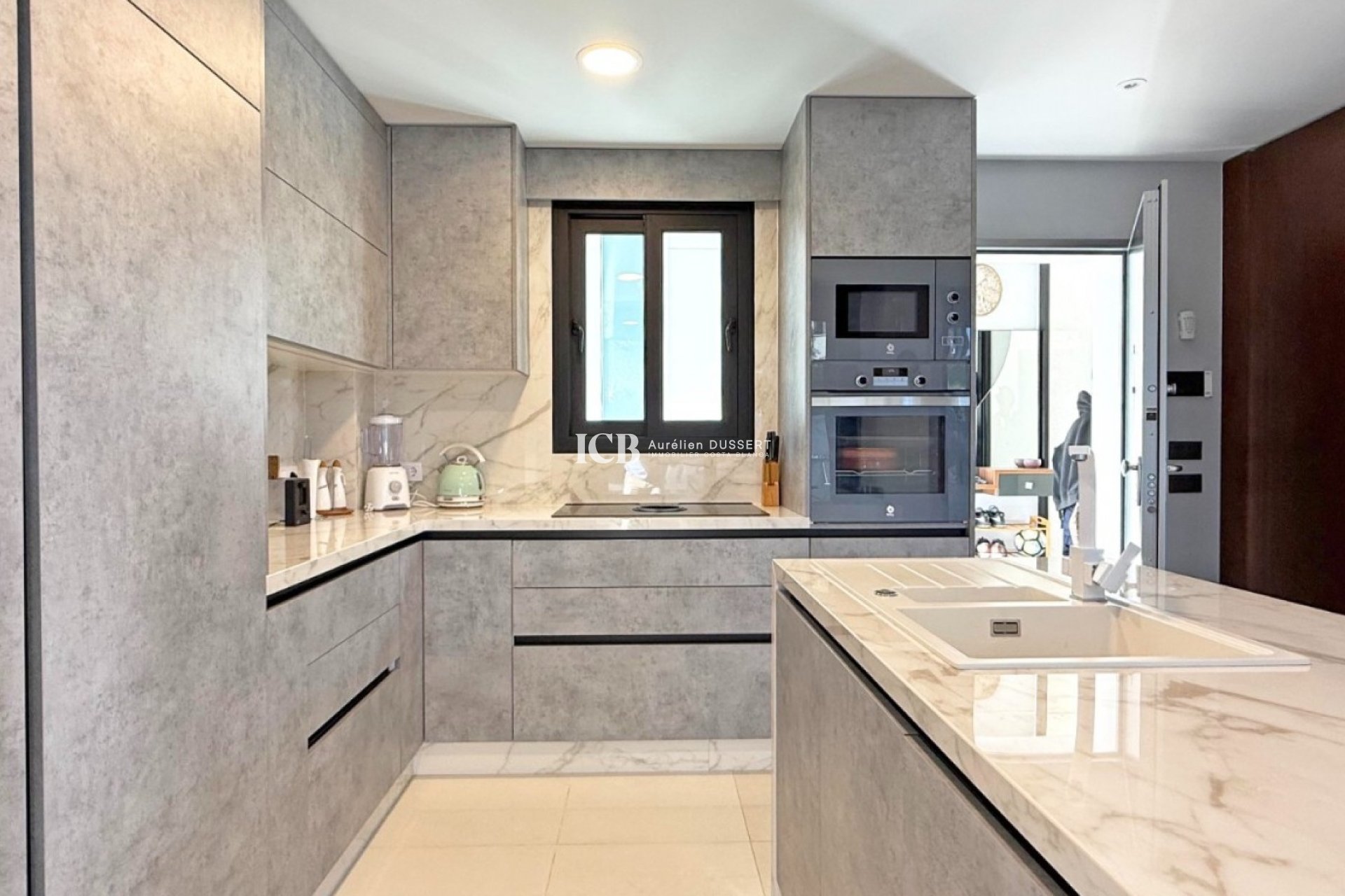 Resale - Detached house -
Orihuela Costa - Villamartín