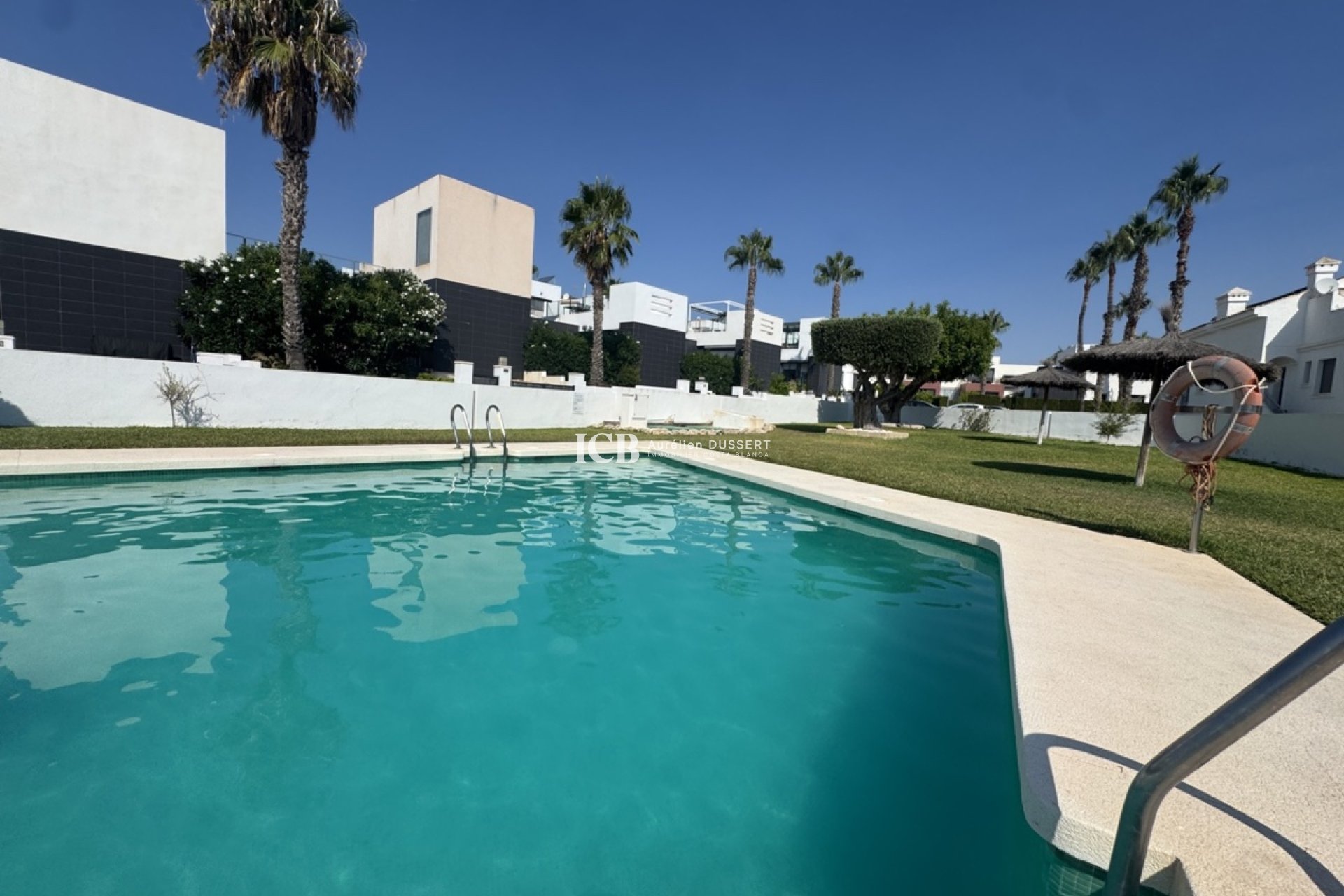 Resale - Detached house -
Orihuela Costa - Villamartín