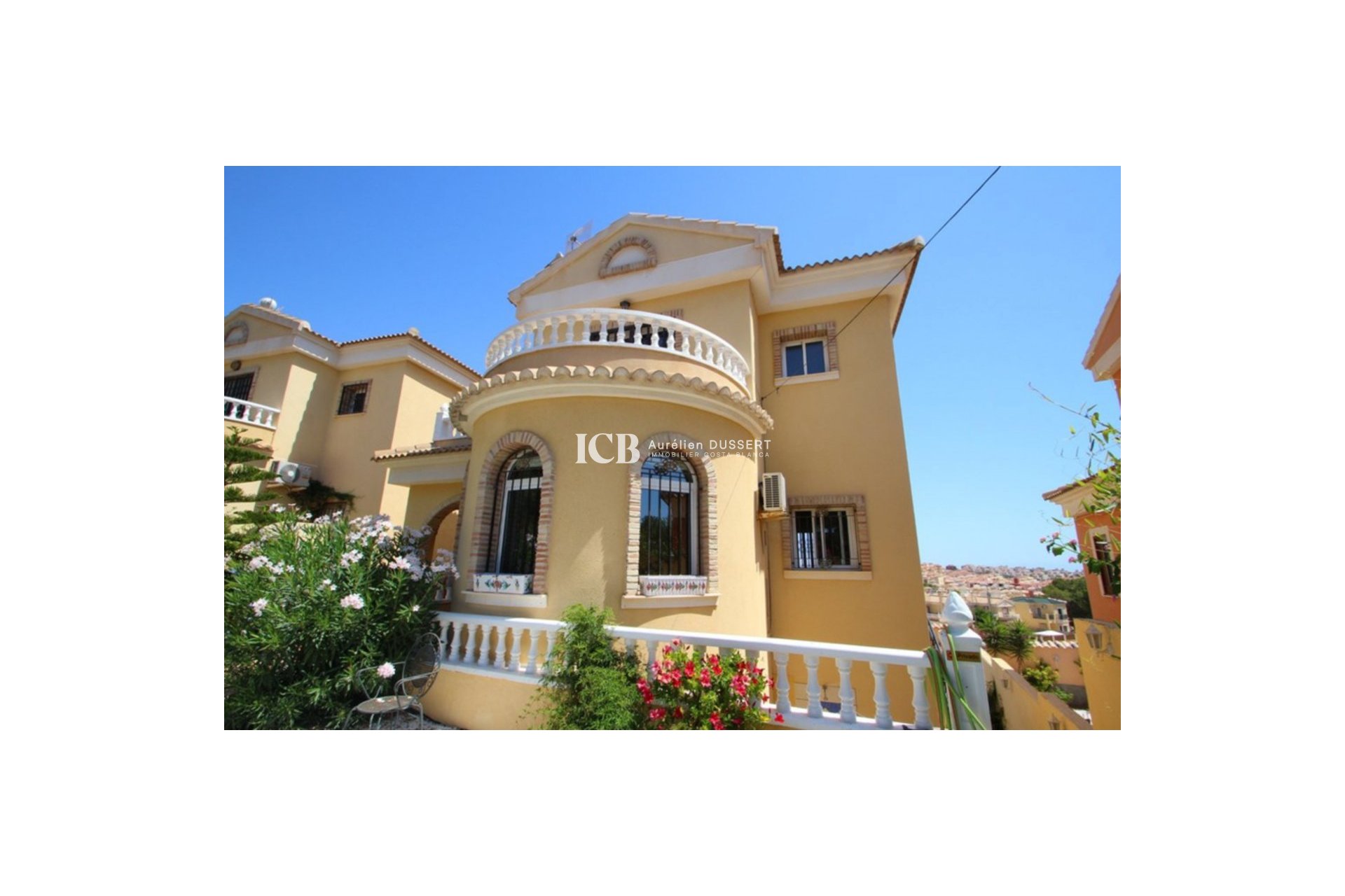 Resale - Detached house -
Orihuela Costa - Villamartín