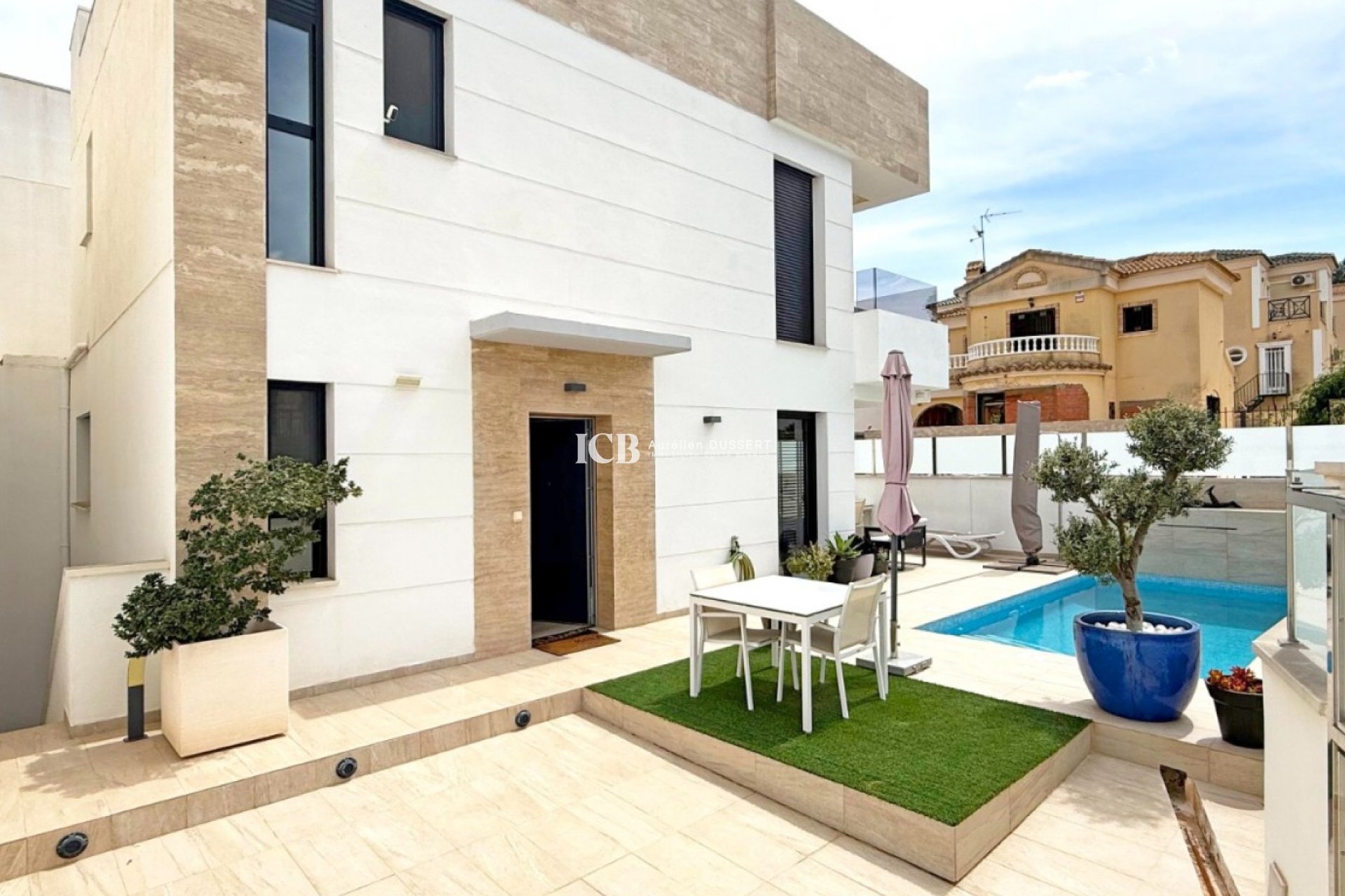 Resale - Detached house -
Orihuela Costa - Villamartín