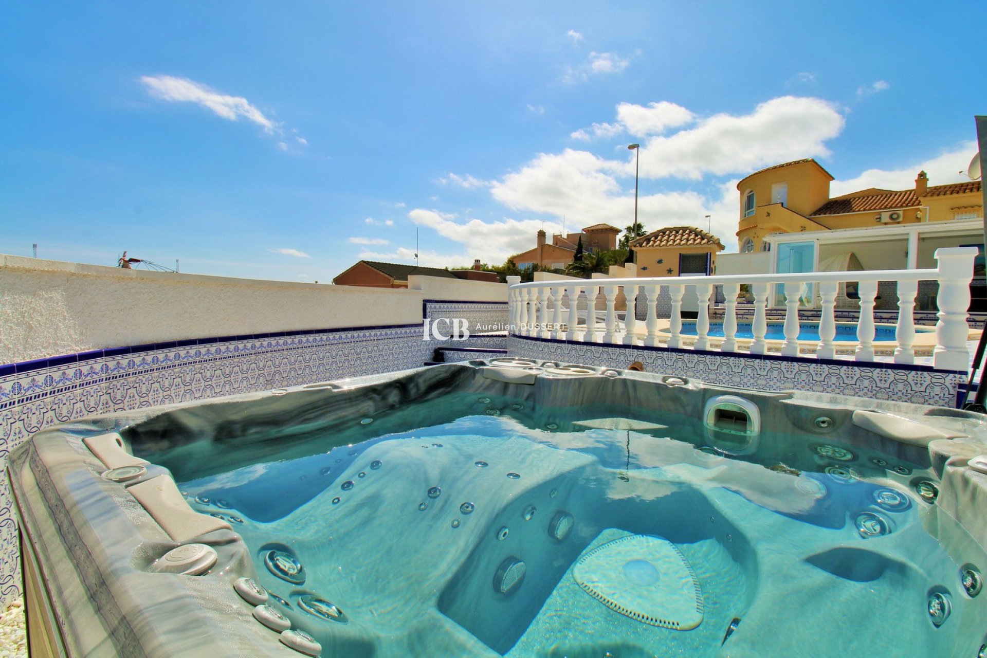 Resale - Detached house -
Orihuela Costa - Villamartín