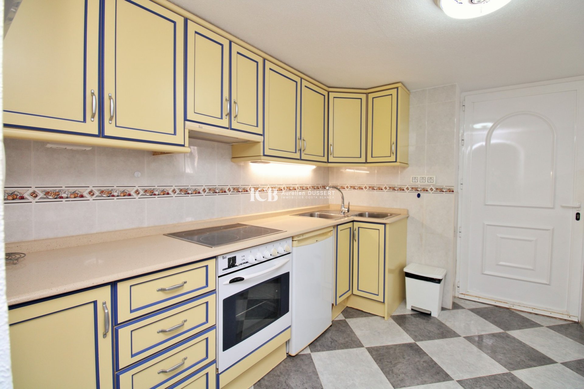 Resale - Detached house -
Orihuela Costa - Villamartín