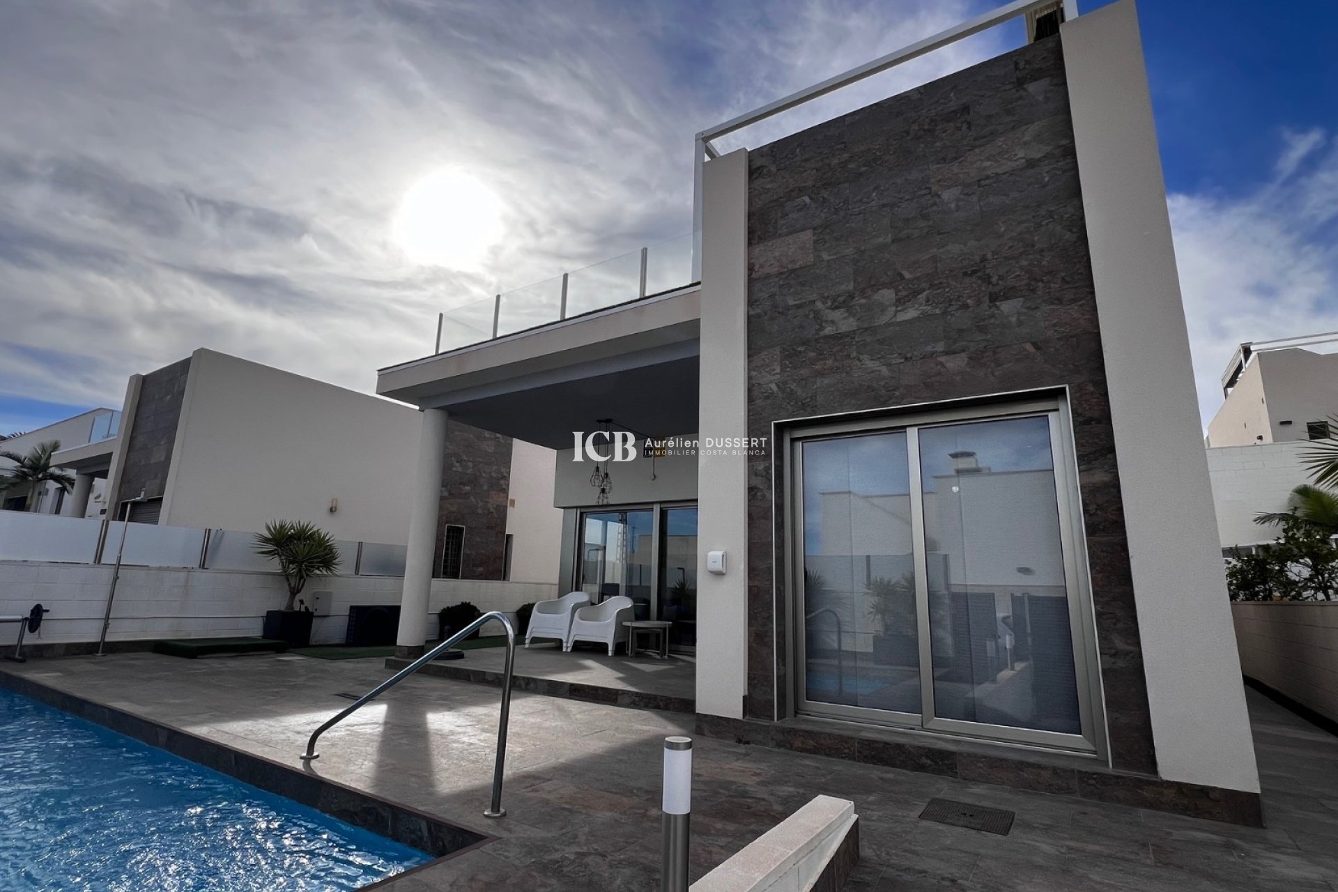 Resale - Detached house -
Orihuela Costa - Villamartín