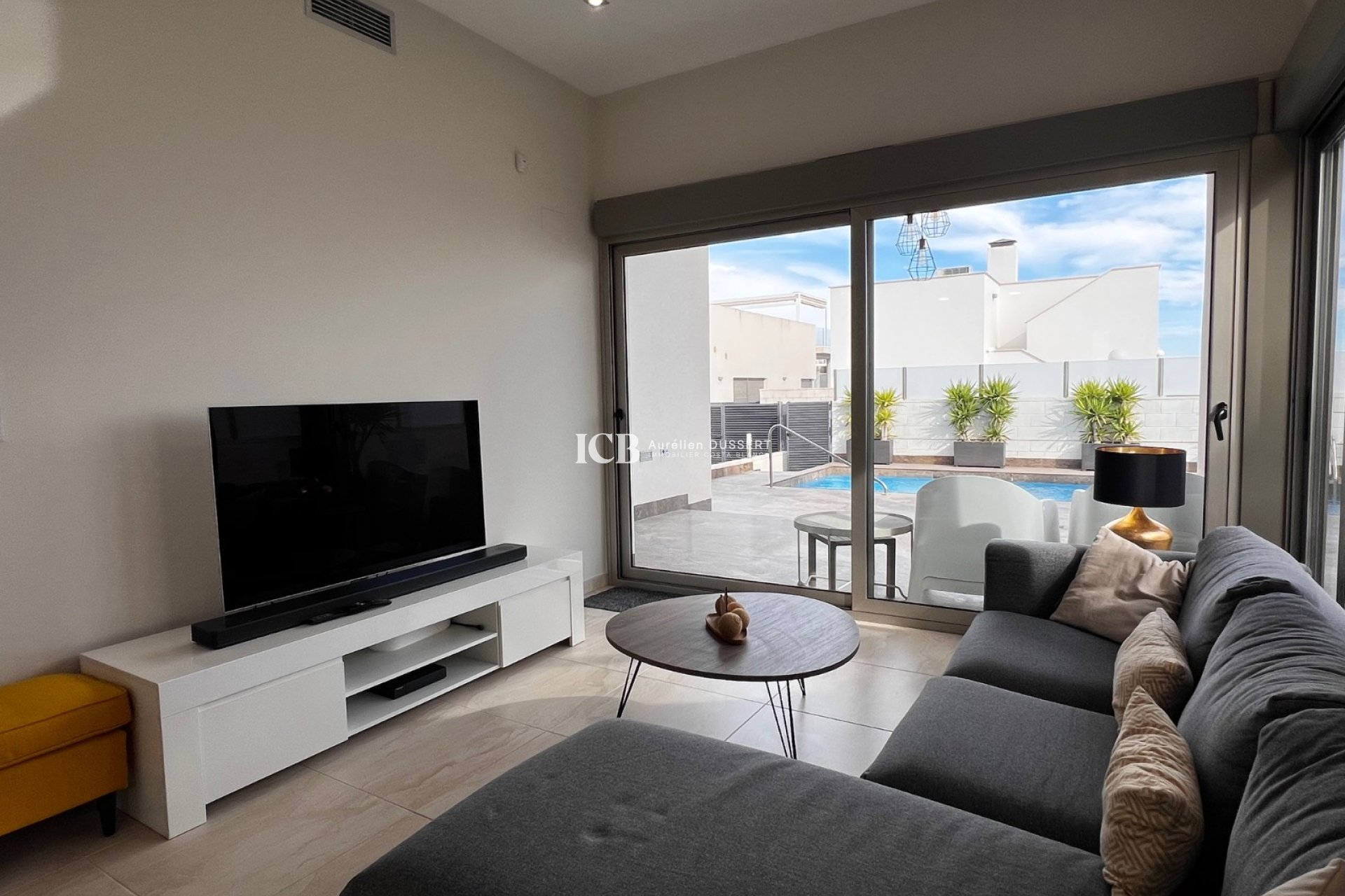 Resale - Detached house -
Orihuela Costa - Villamartín