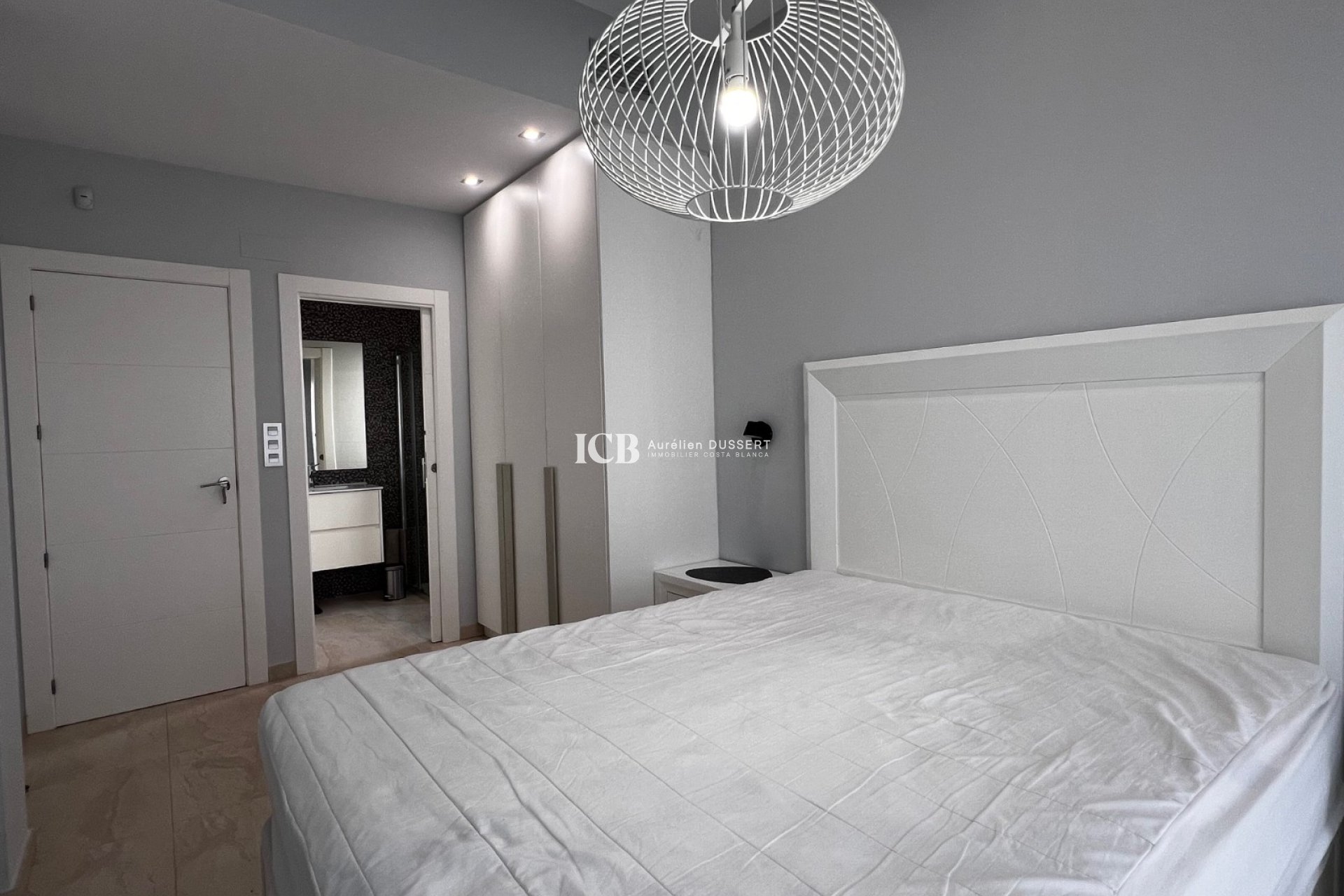 Resale - Detached house -
Orihuela Costa - Villamartín