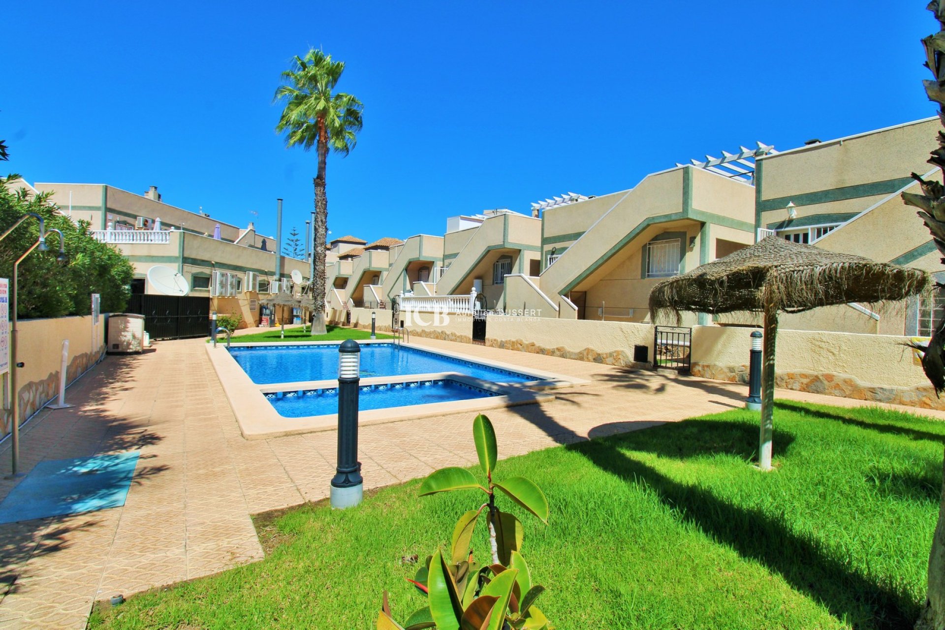 Resale - Detached house -
Orihuela Costa - Villamartín