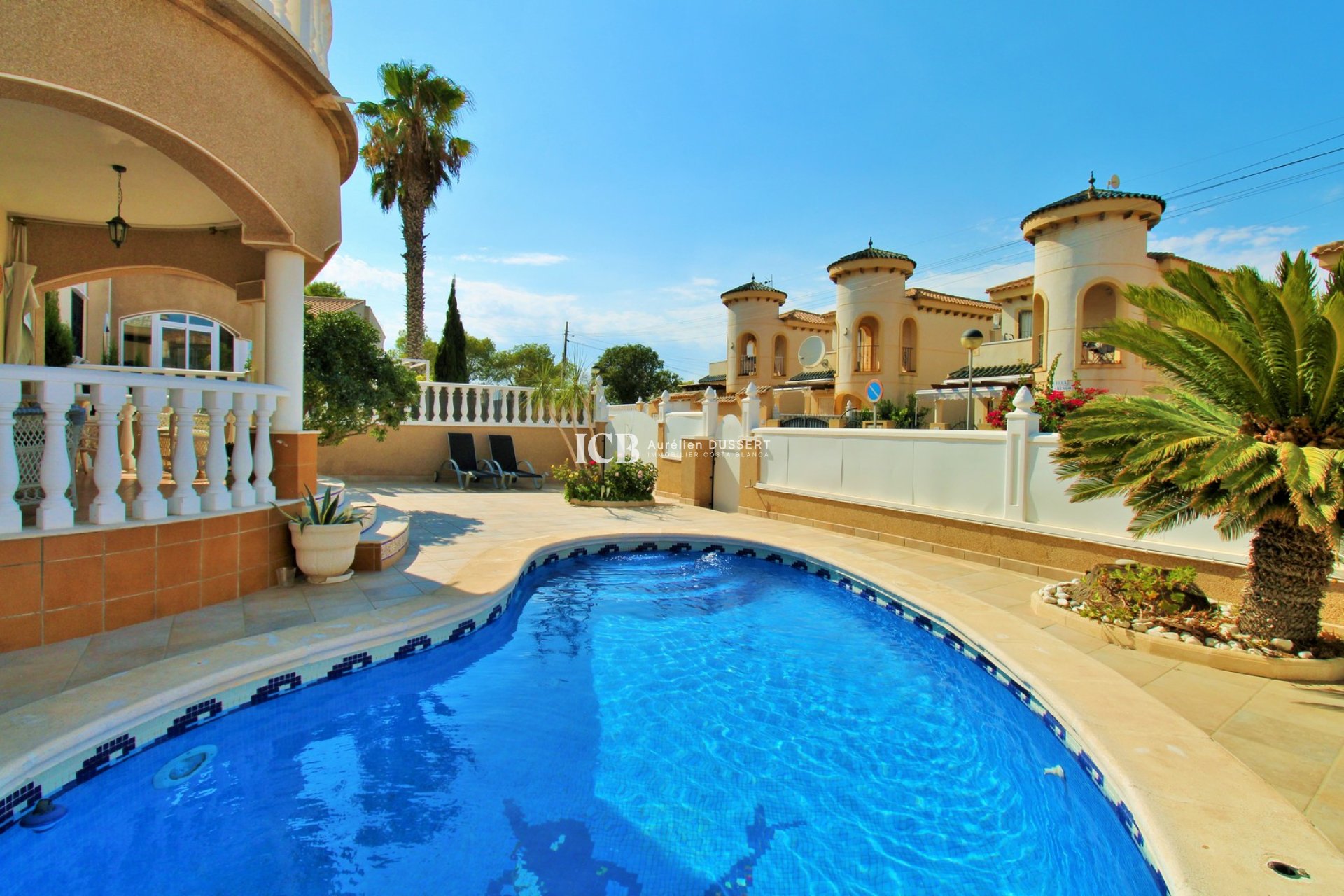 Resale - Detached house -
Orihuela Costa - Villamartín