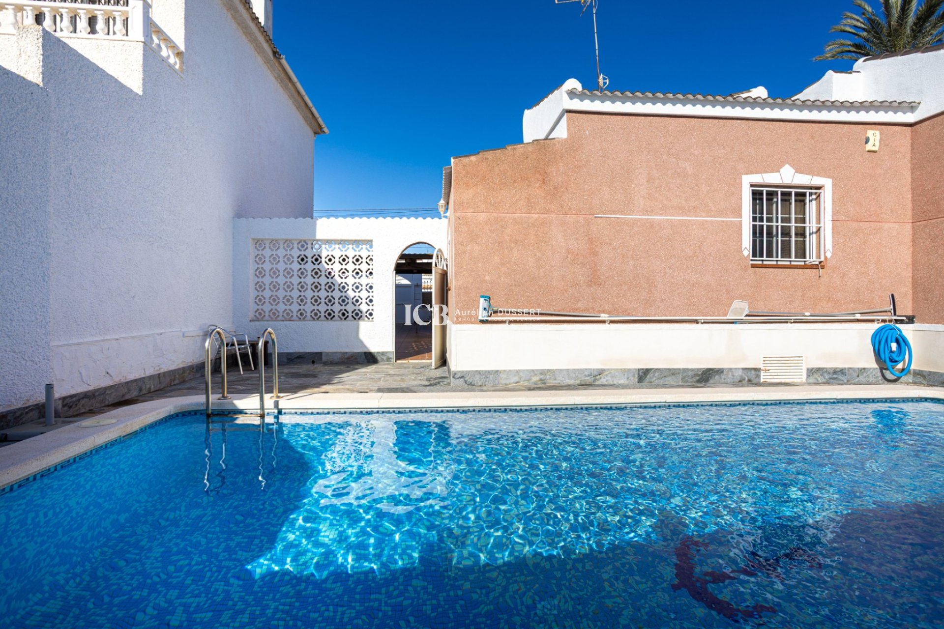 Resale - Detached house -
Torrevieja - Urbanización San Luis