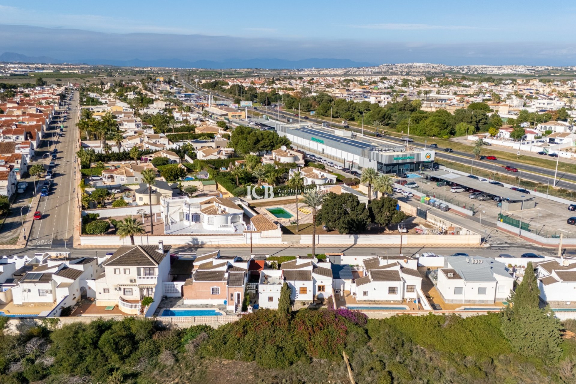 Resale - Detached house -
Torrevieja - Urbanización San Luis