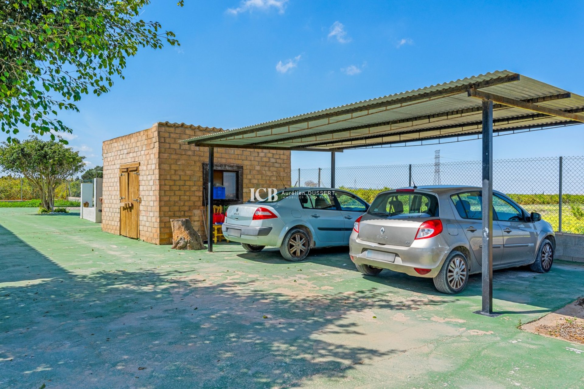 Resale - Finca -
Los Montesinos