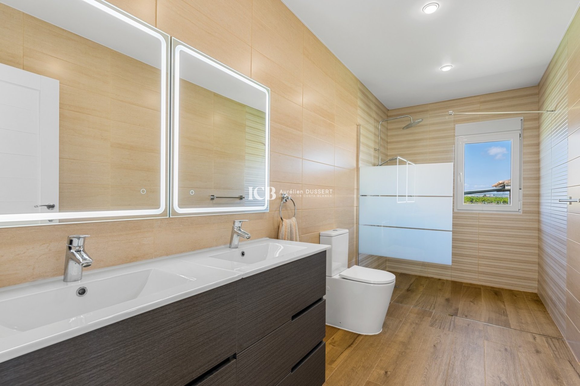 Resale - Finca -
Los Montesinos