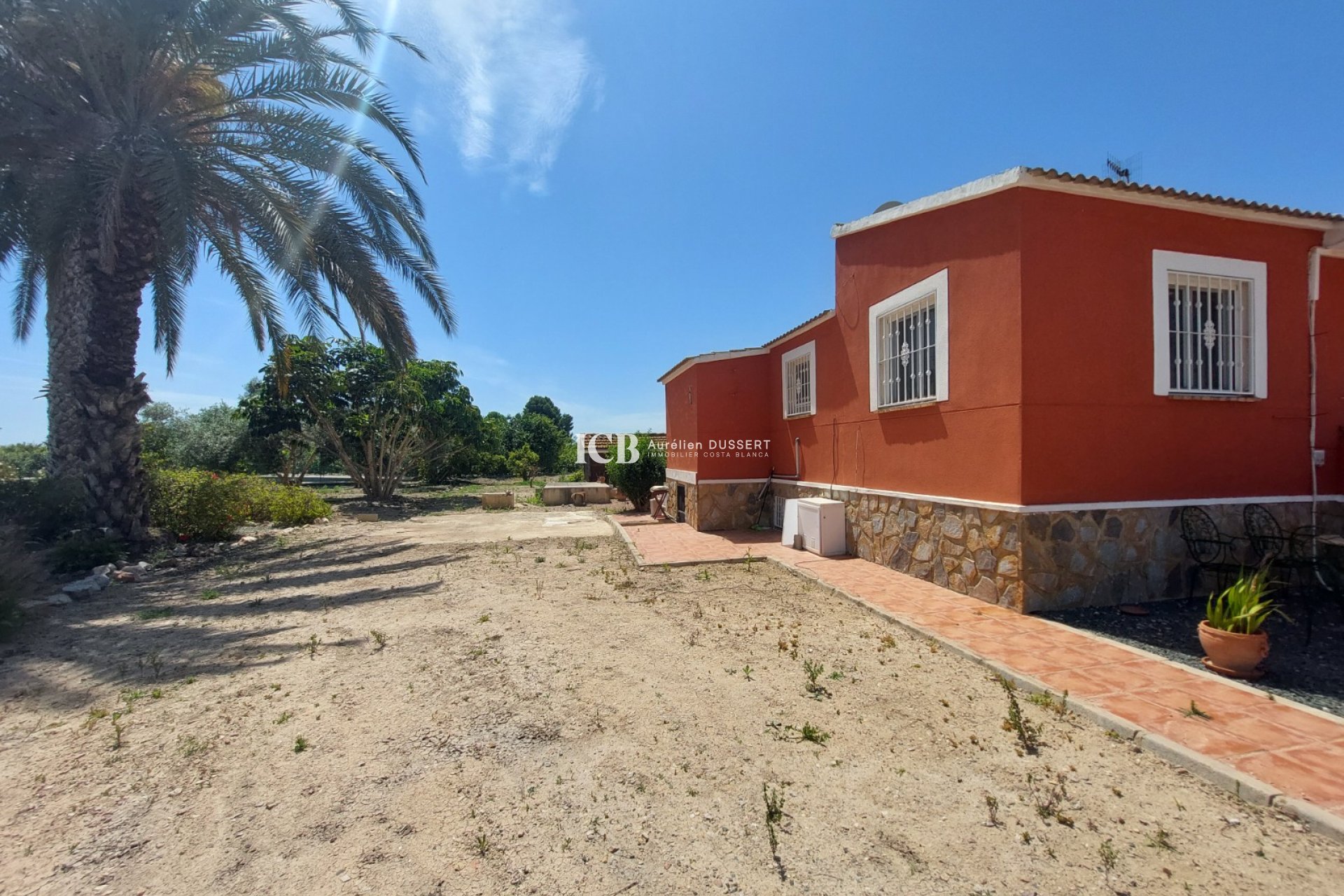 Resale - Finca -
San Miguel de Salinas