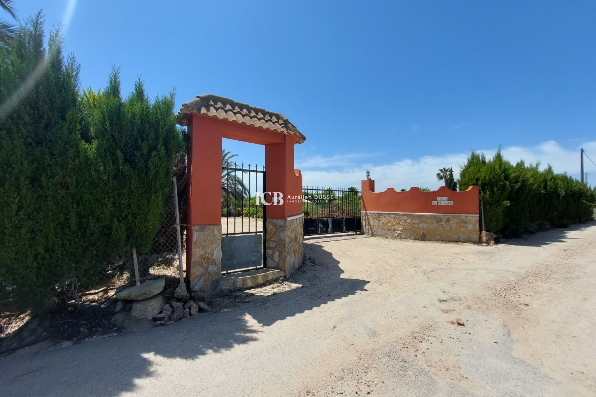 Resale - Finca -
San Miguel de Salinas