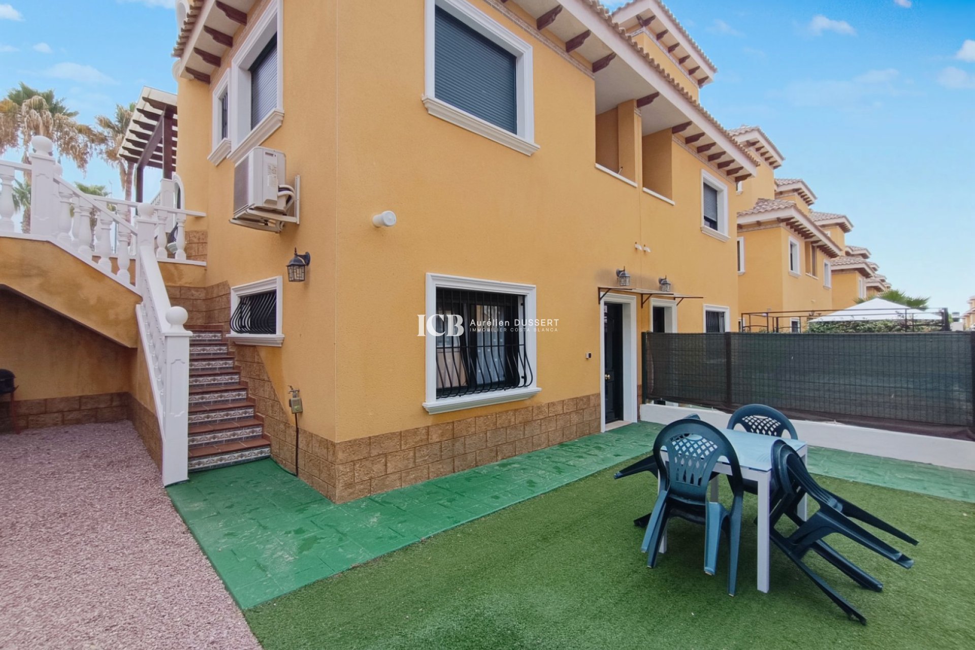 Resale - Townhouse -
Ciudad Quesada - Doña pepa