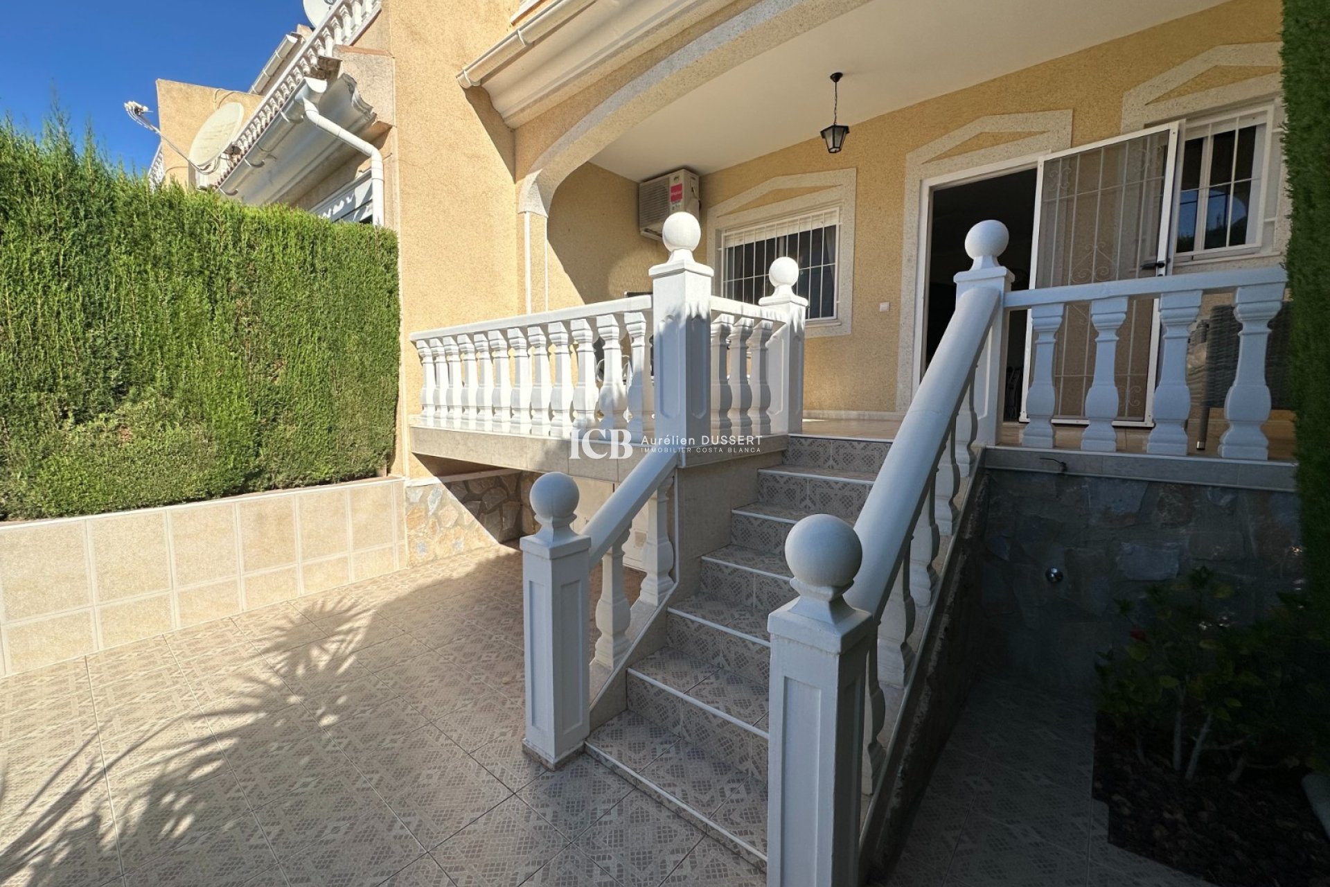 Resale - Townhouse -
Ciudad Quesada - Doña pepa