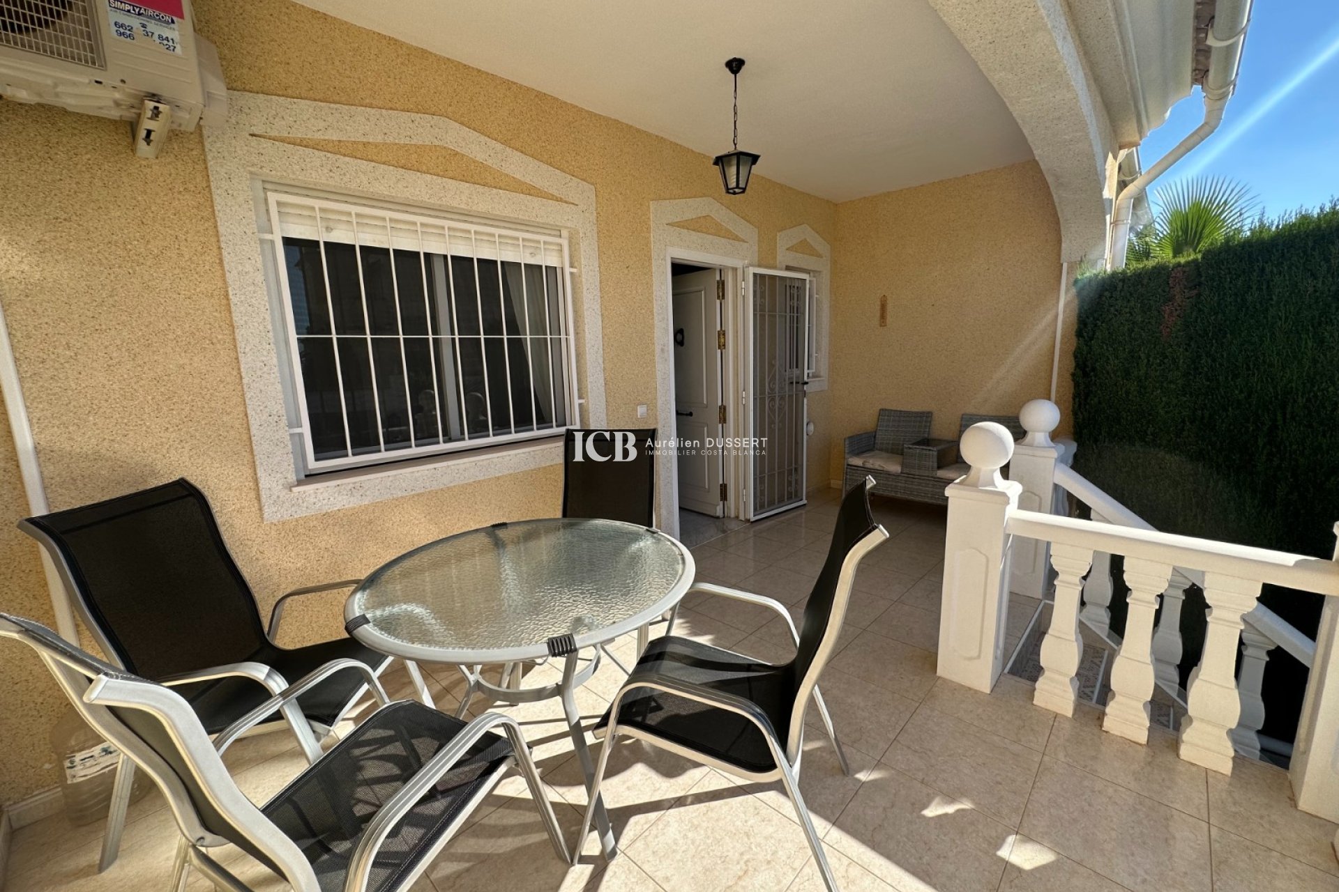 Resale - Townhouse -
Ciudad Quesada - Doña pepa