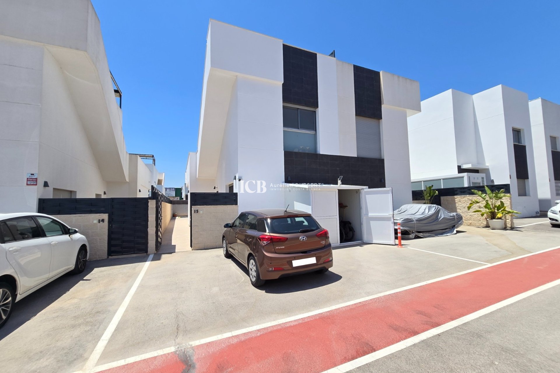 Resale - Townhouse -
Ciudad Quesada - Doña pepa