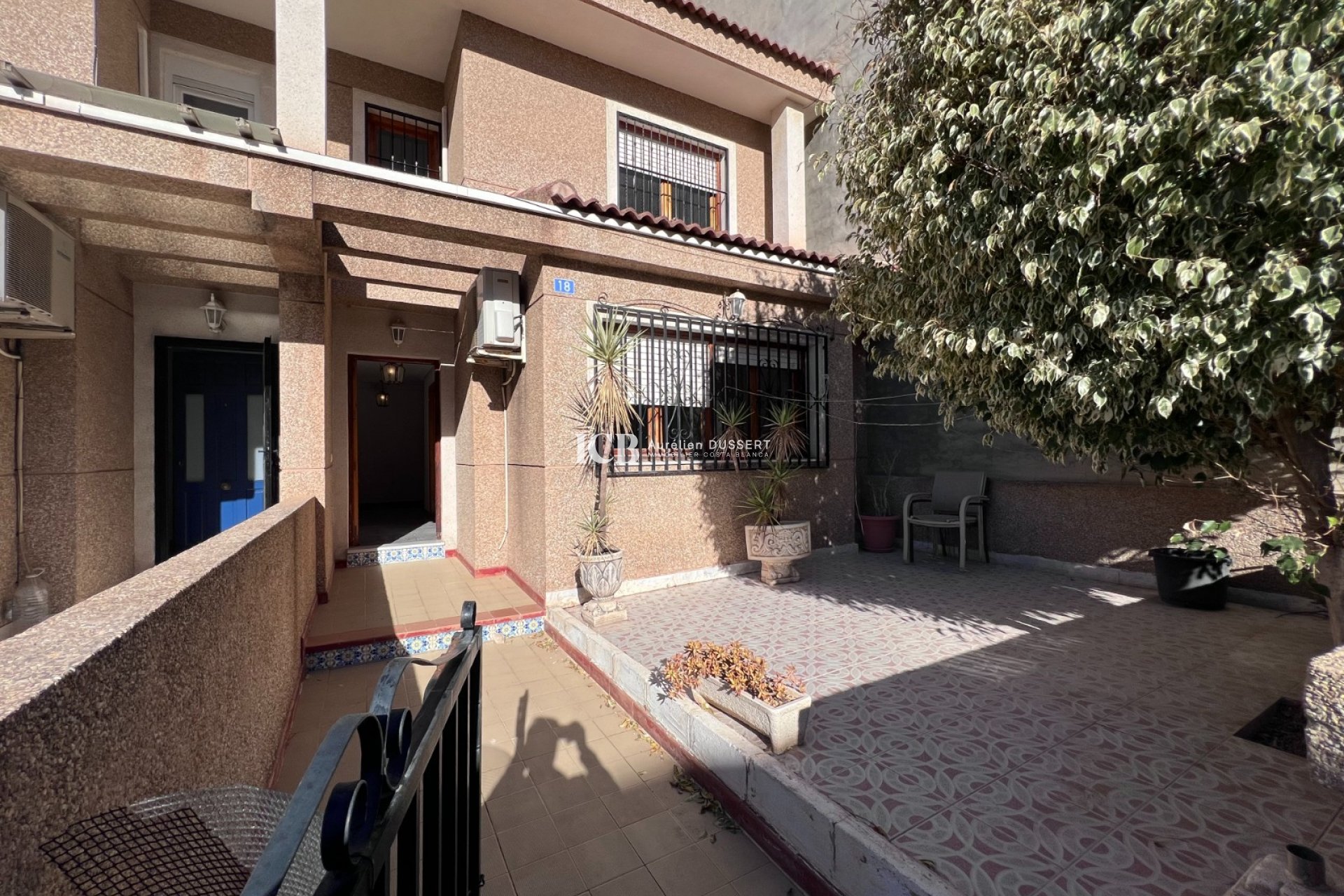 Resale - Townhouse -
Jacarilla